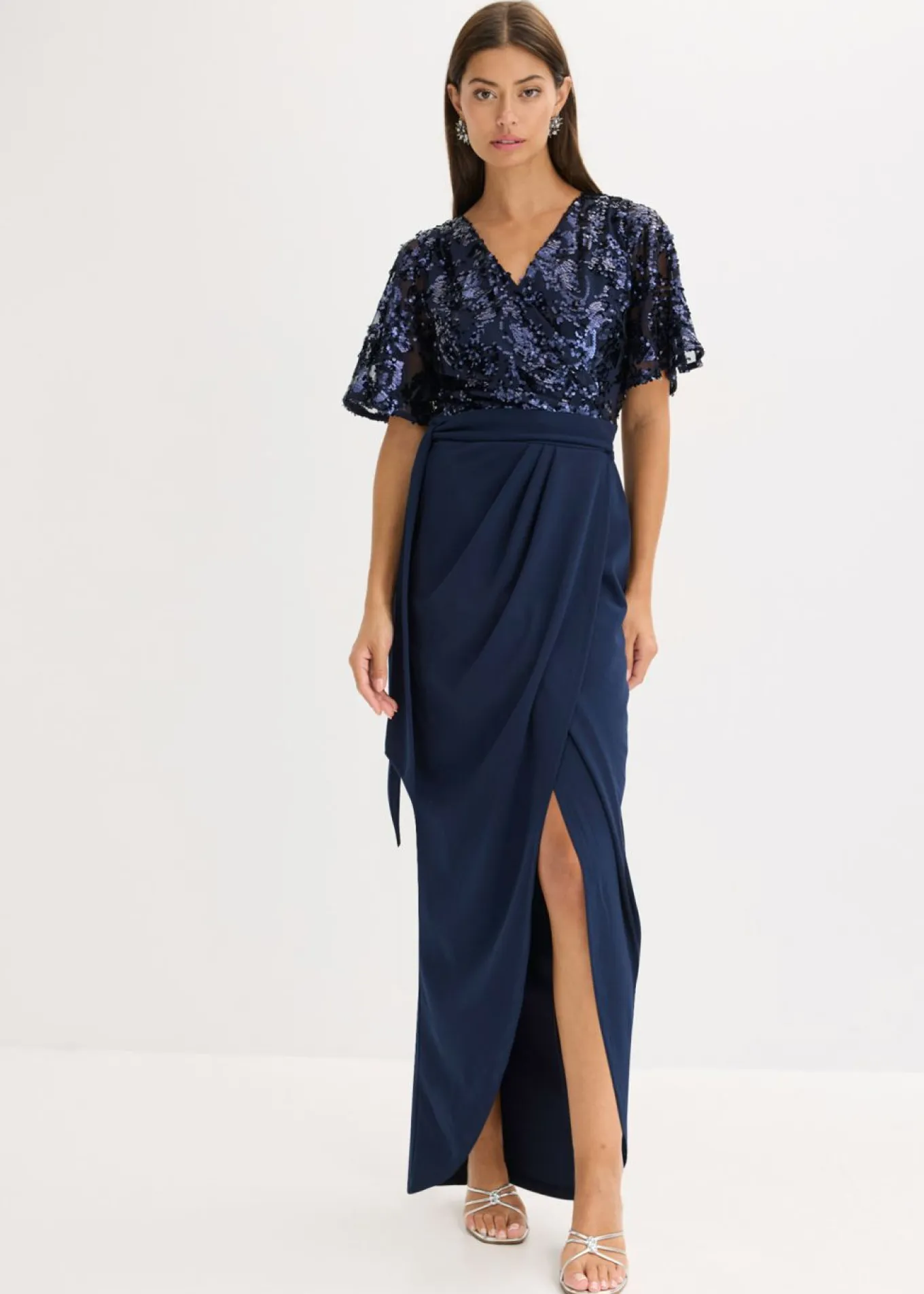 Vestido largo con bordado de lentejuelas