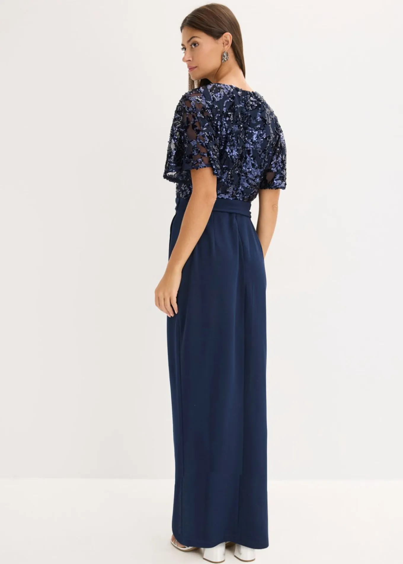 Vestido largo con bordado de lentejuelas