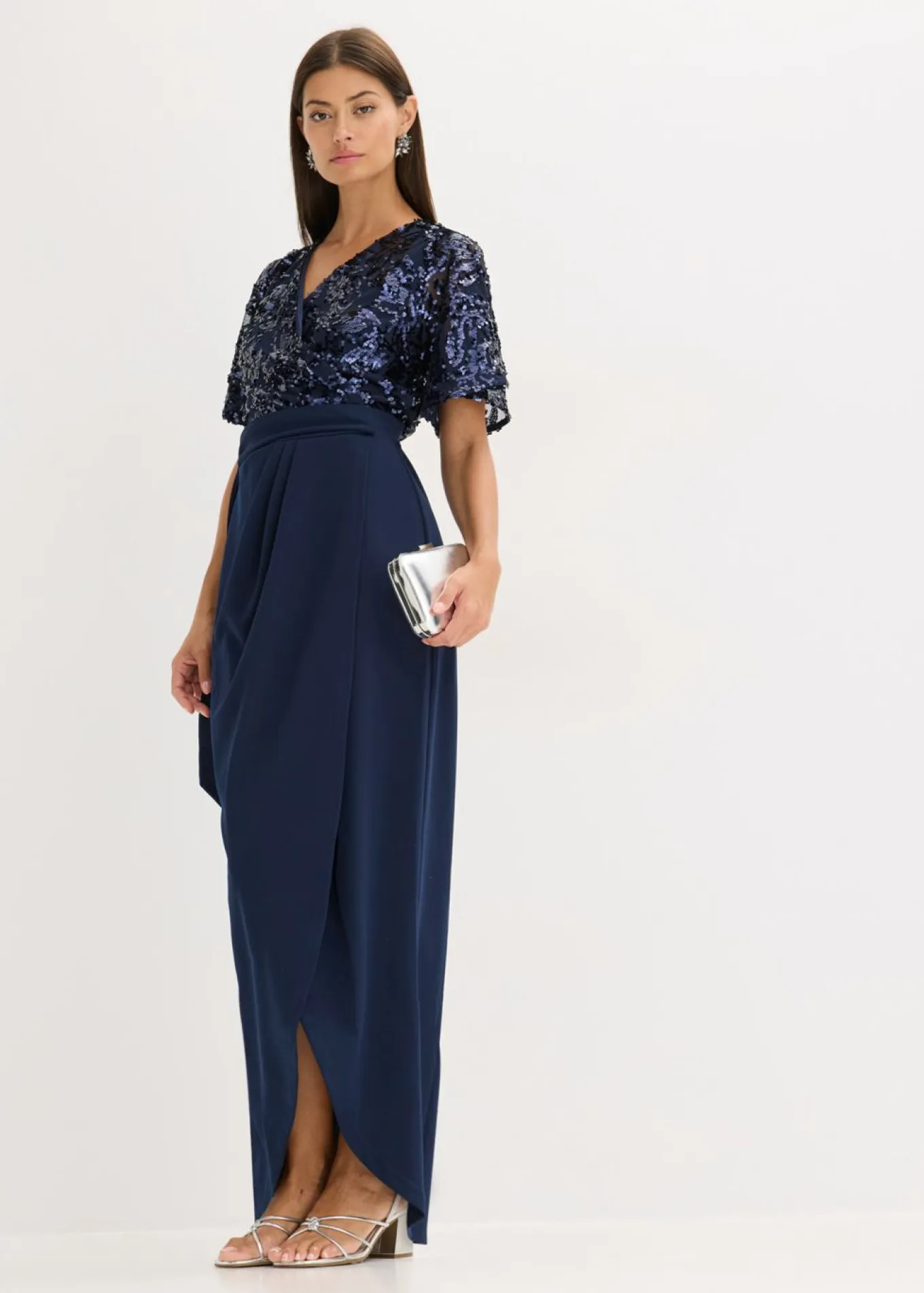 Vestido largo con bordado de lentejuelas