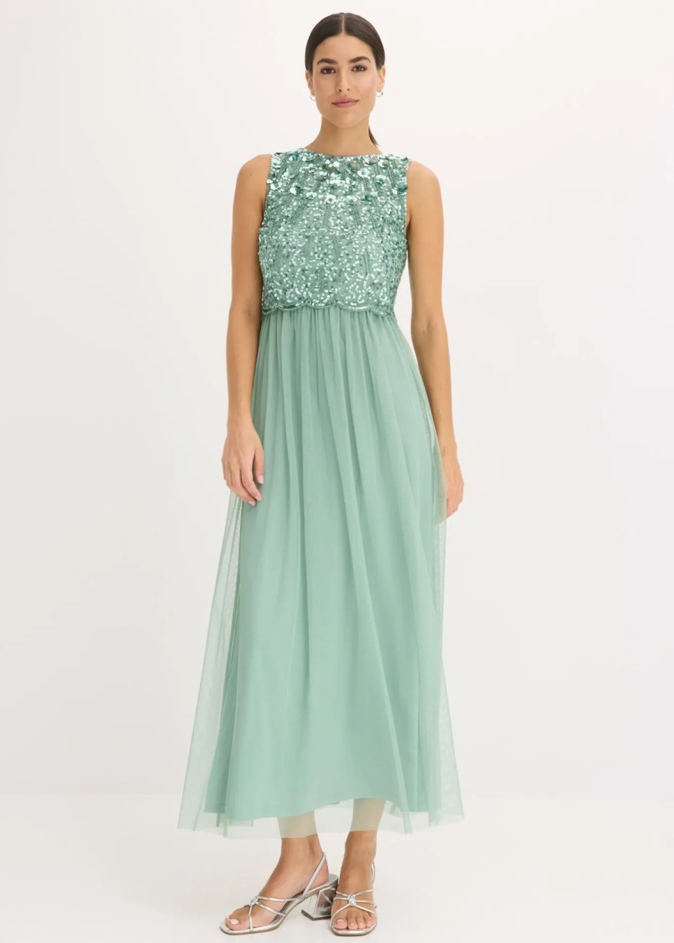 Vestido largo con bordado de lentejuelas