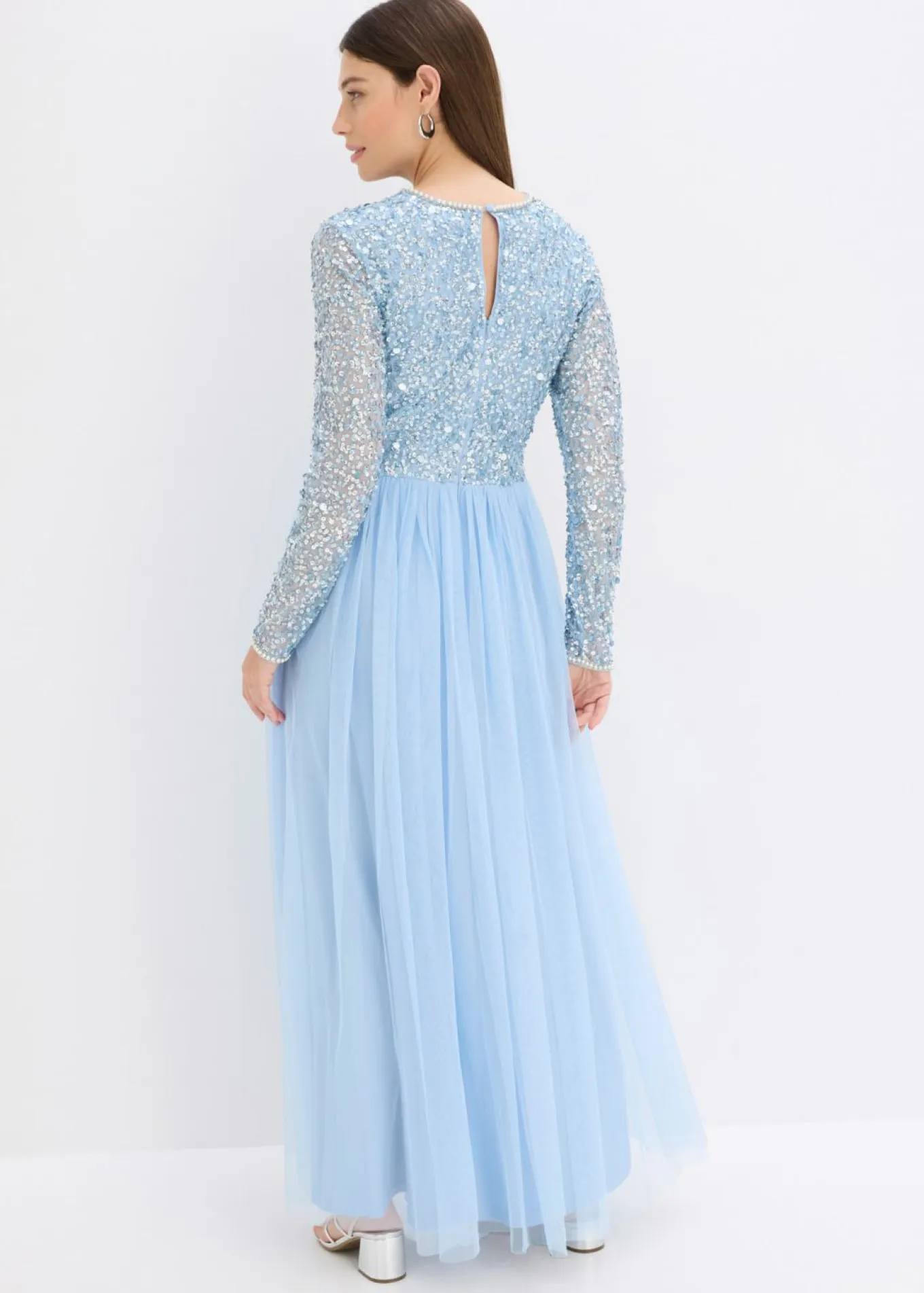 Vestido largo con bordado de lentejuelas