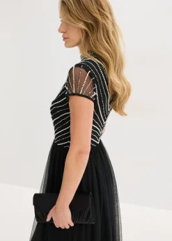 Vestido largo con bordado de perlas