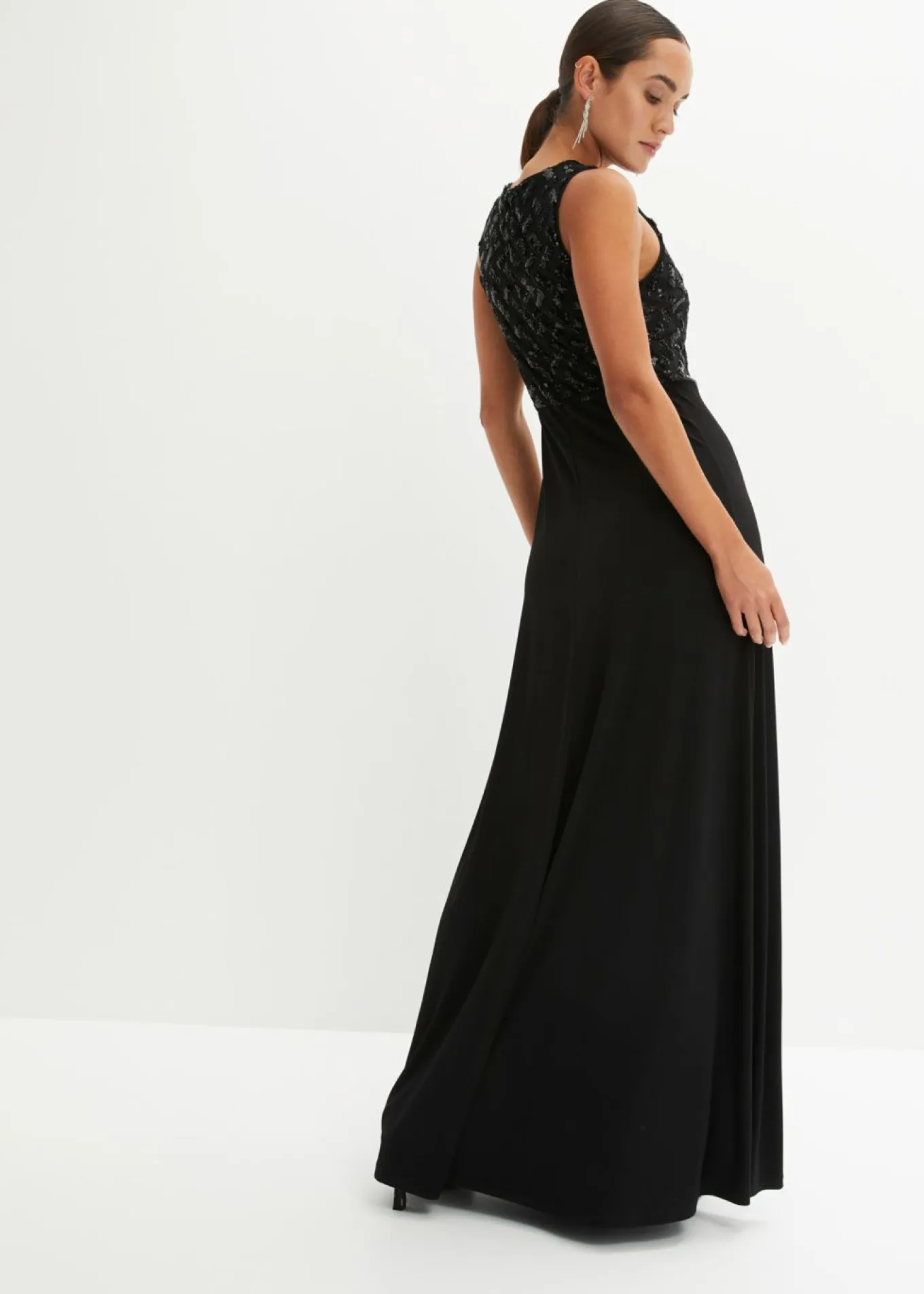 Vestido largo con bordado de lentejuelas