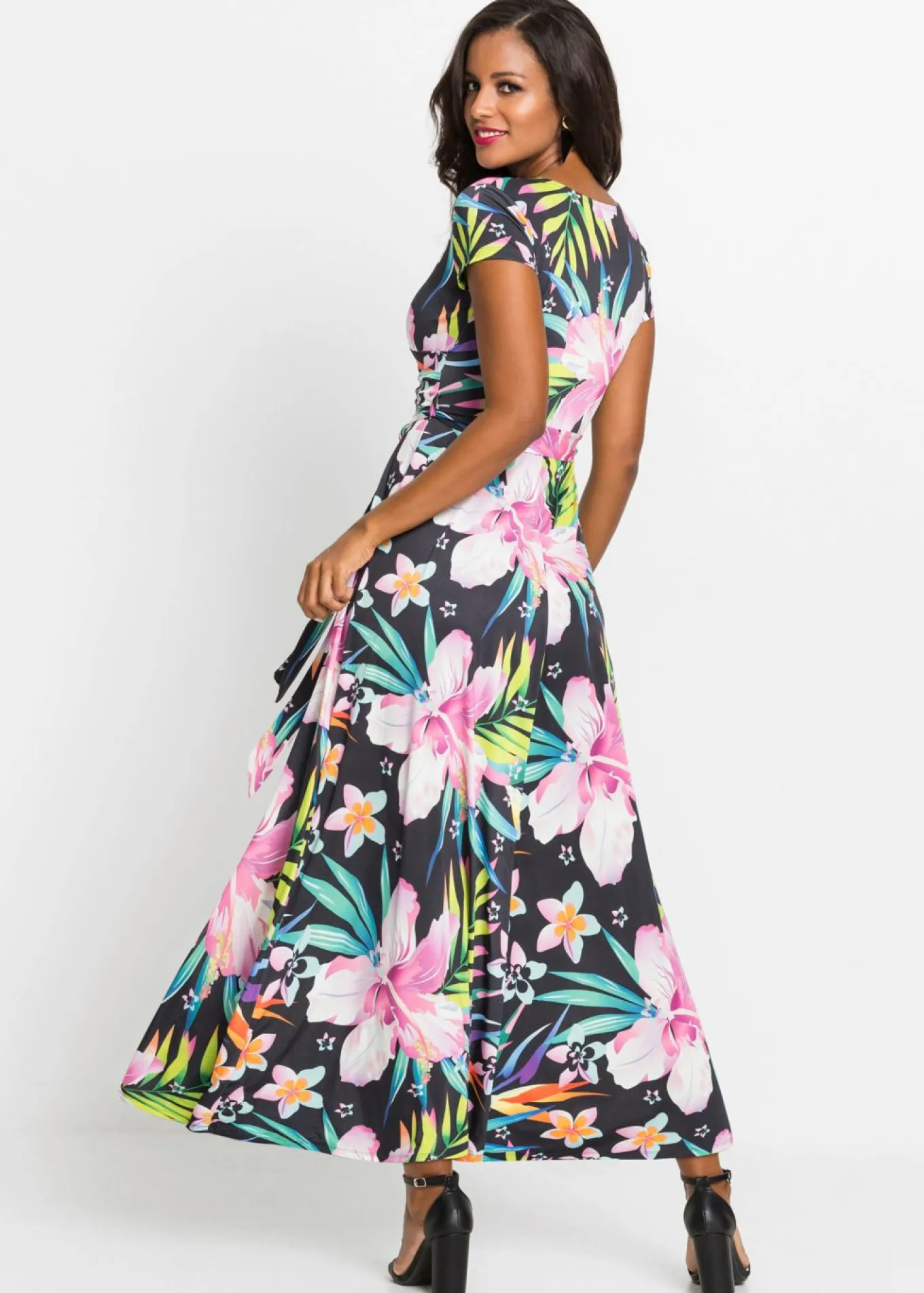 Vestido largo con diseño cruzado