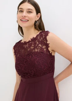 Vestido largo con encaje
