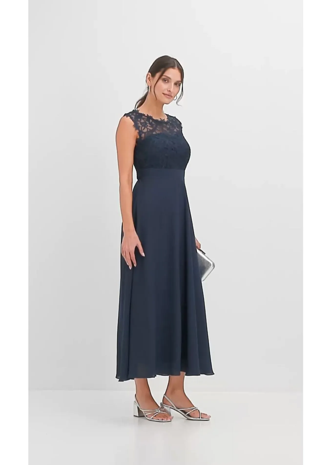 Vestido largo con encaje