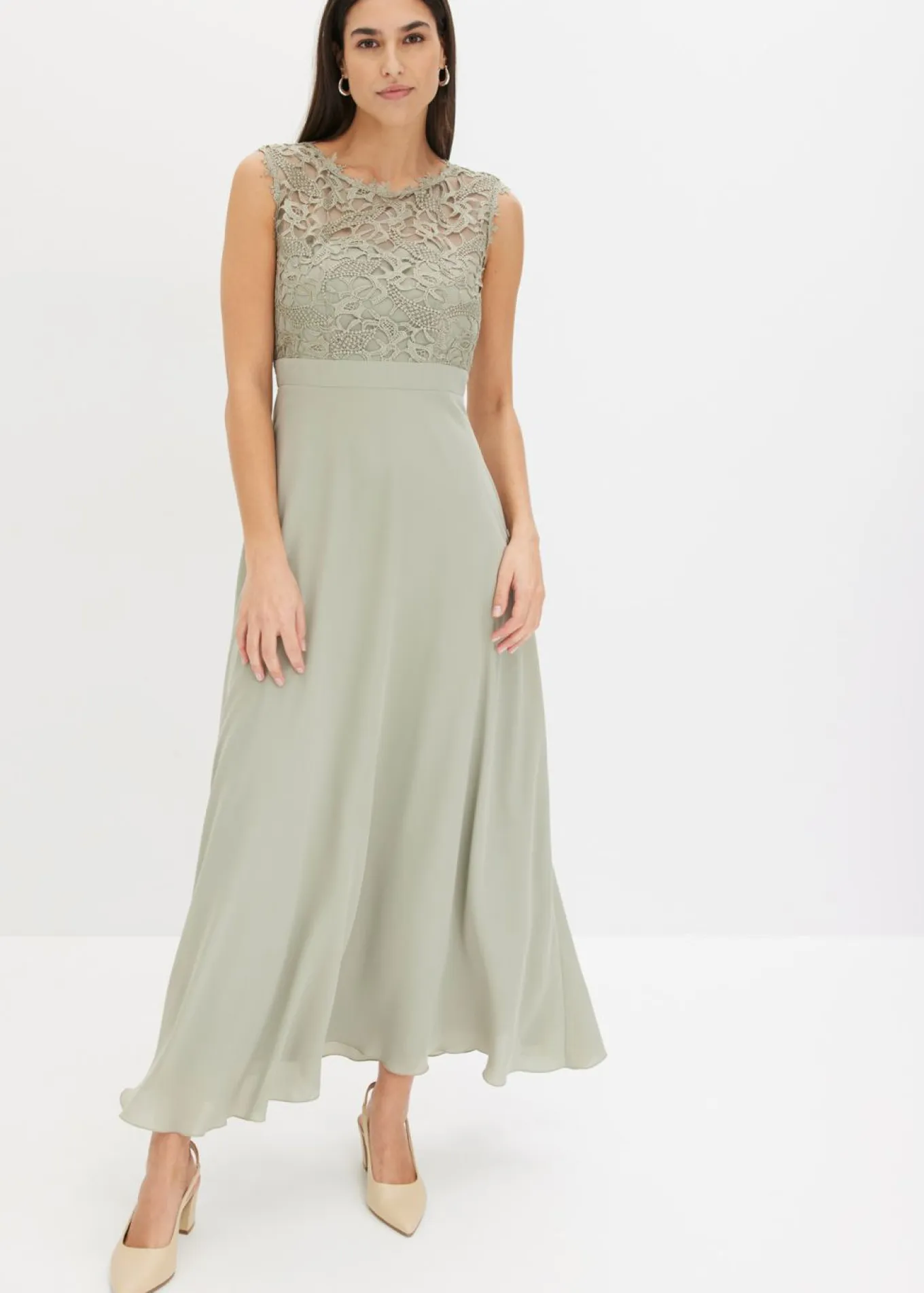 Vestido largo con encaje