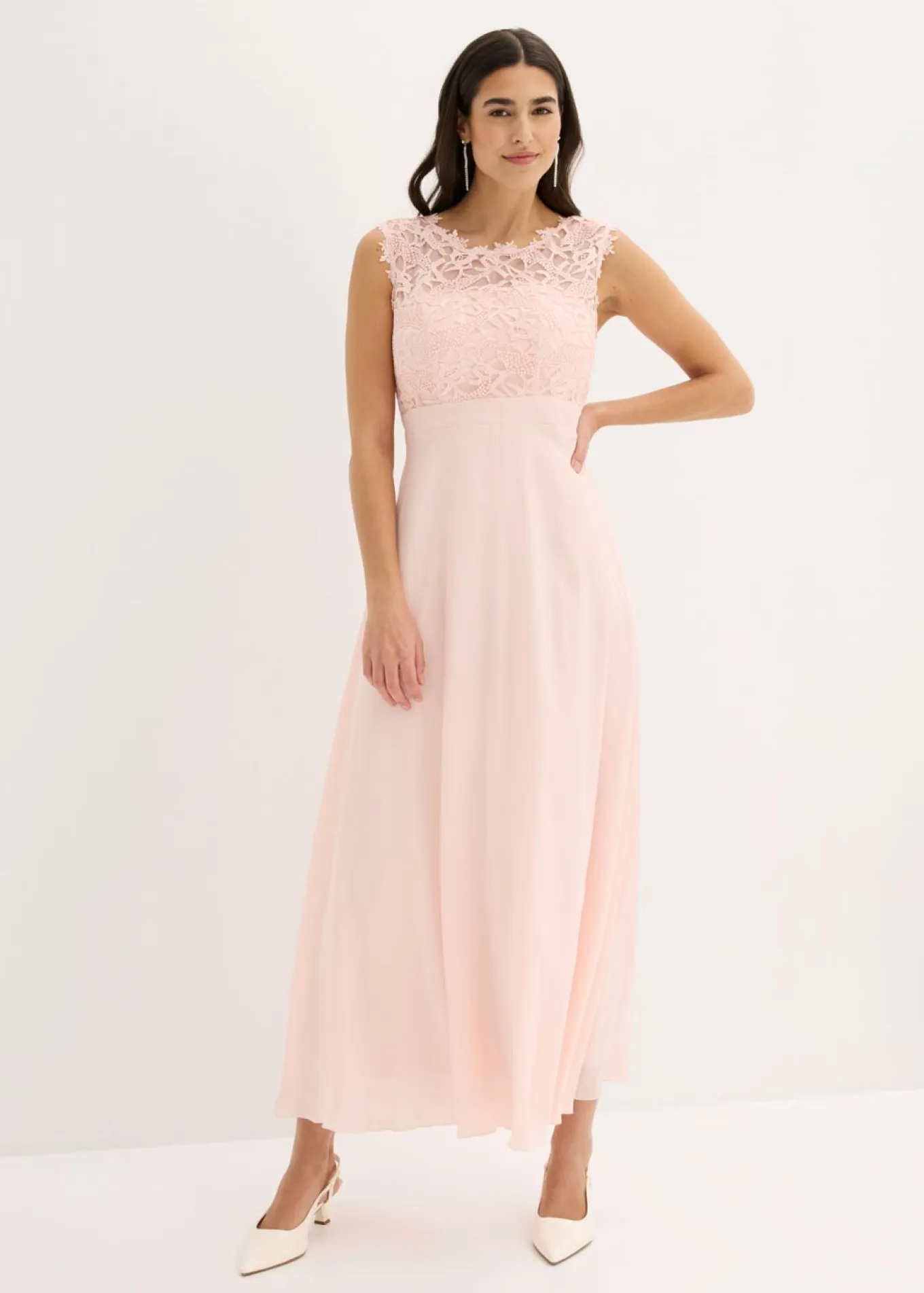 Vestido largo con encaje