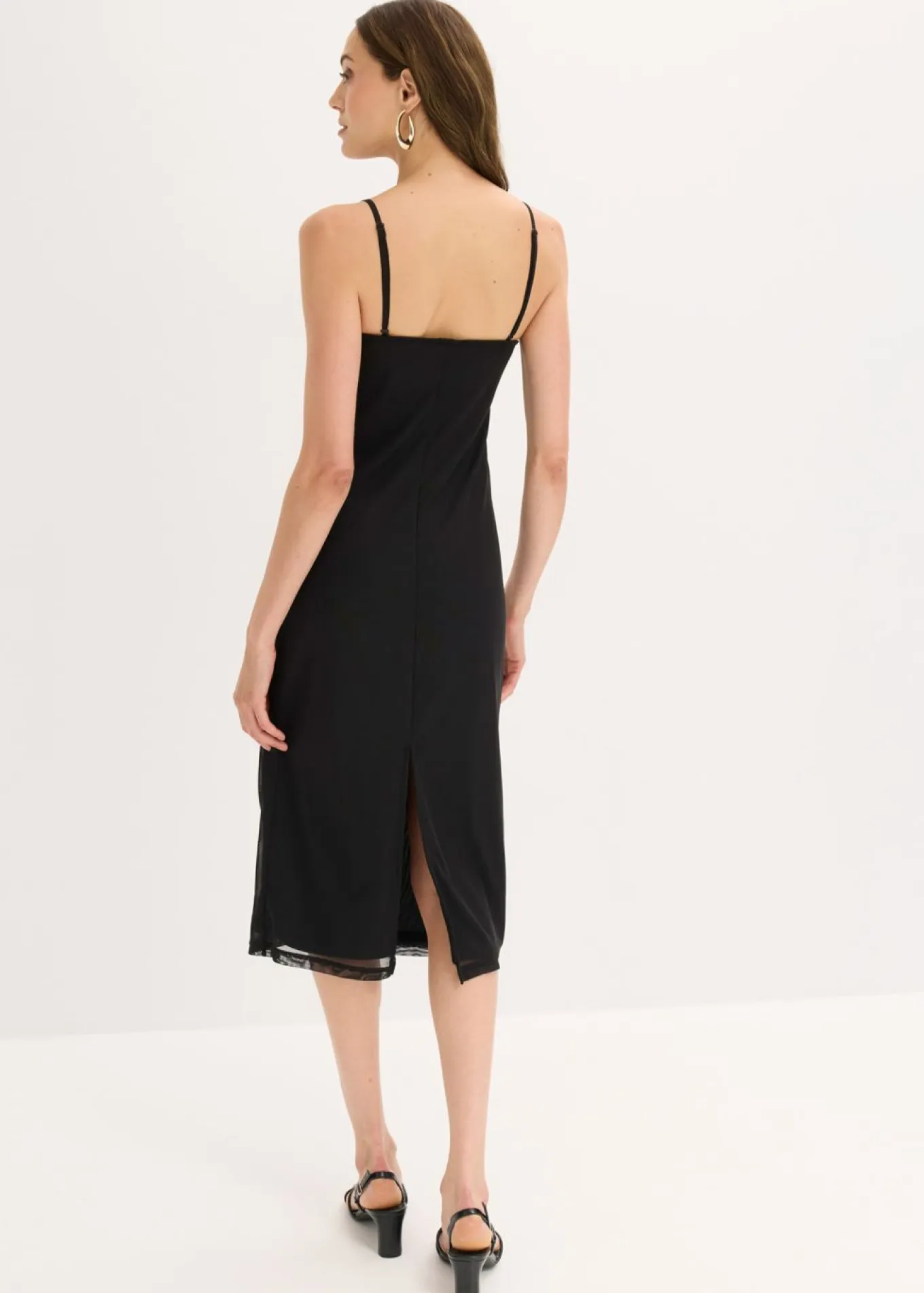 Vestido largo con escote pronunciado