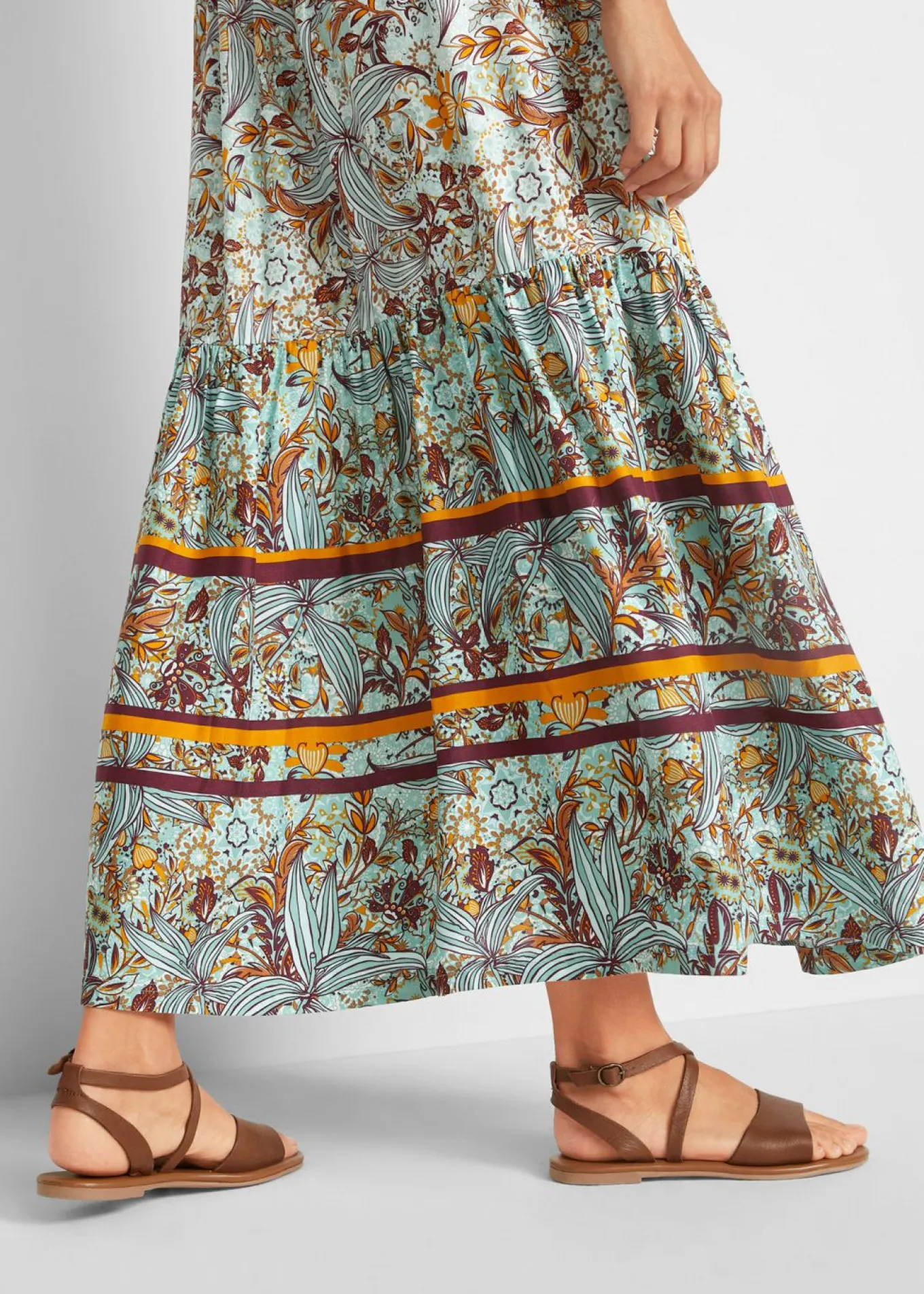 Vestido largo con estampado de cenefas