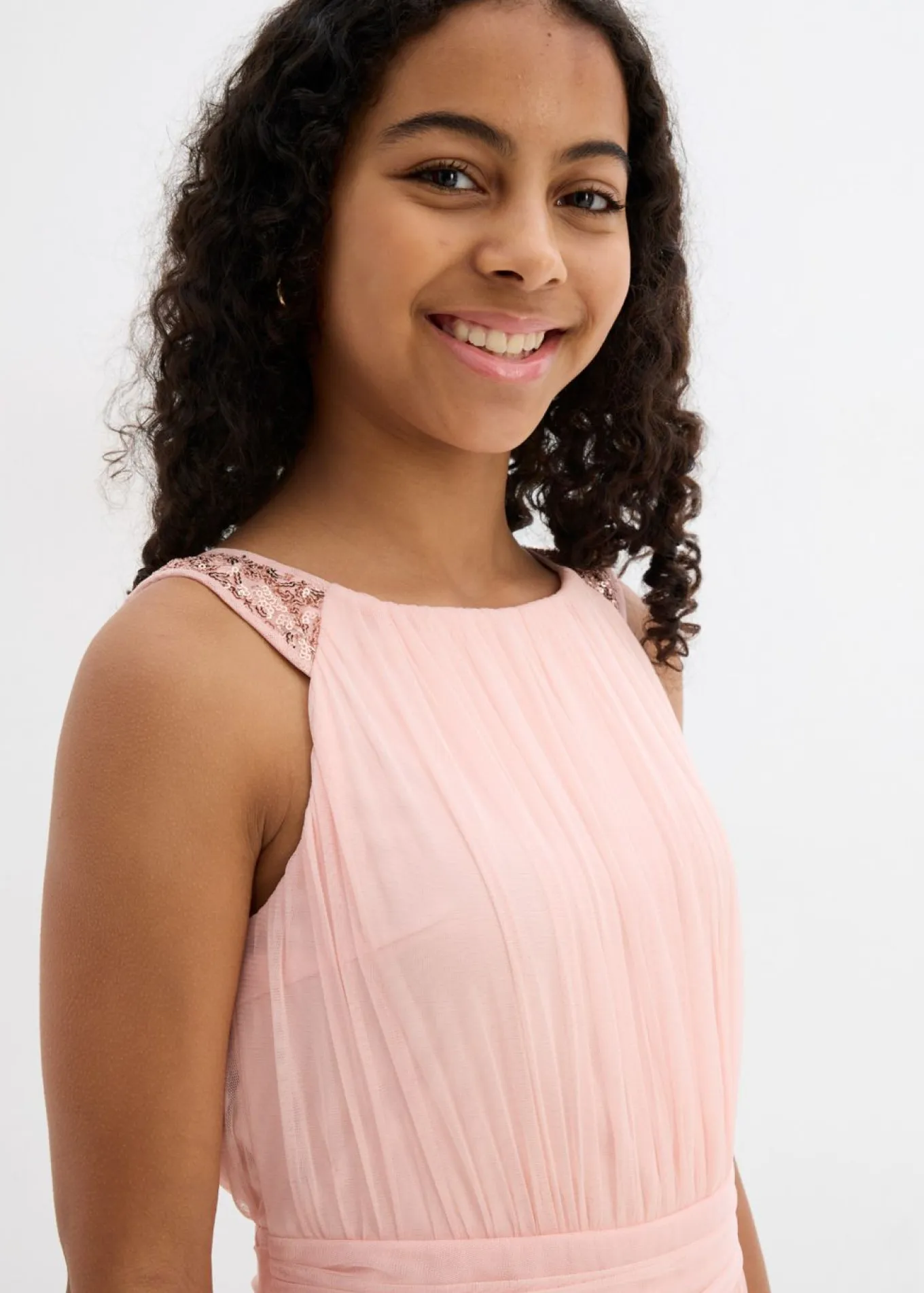 Vestido largo con lentejuelas decorativas