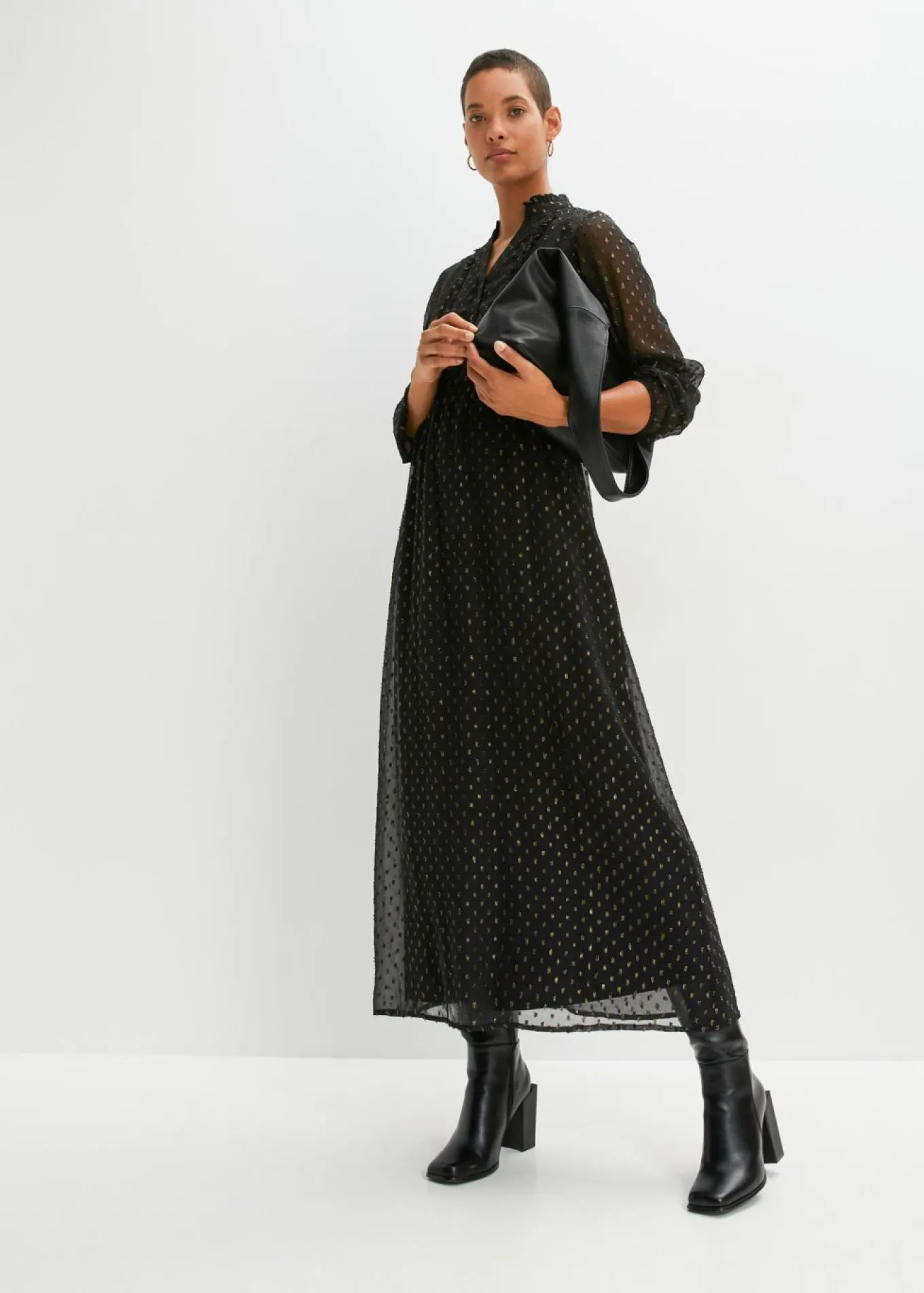Vestido largo con piedras brillantes