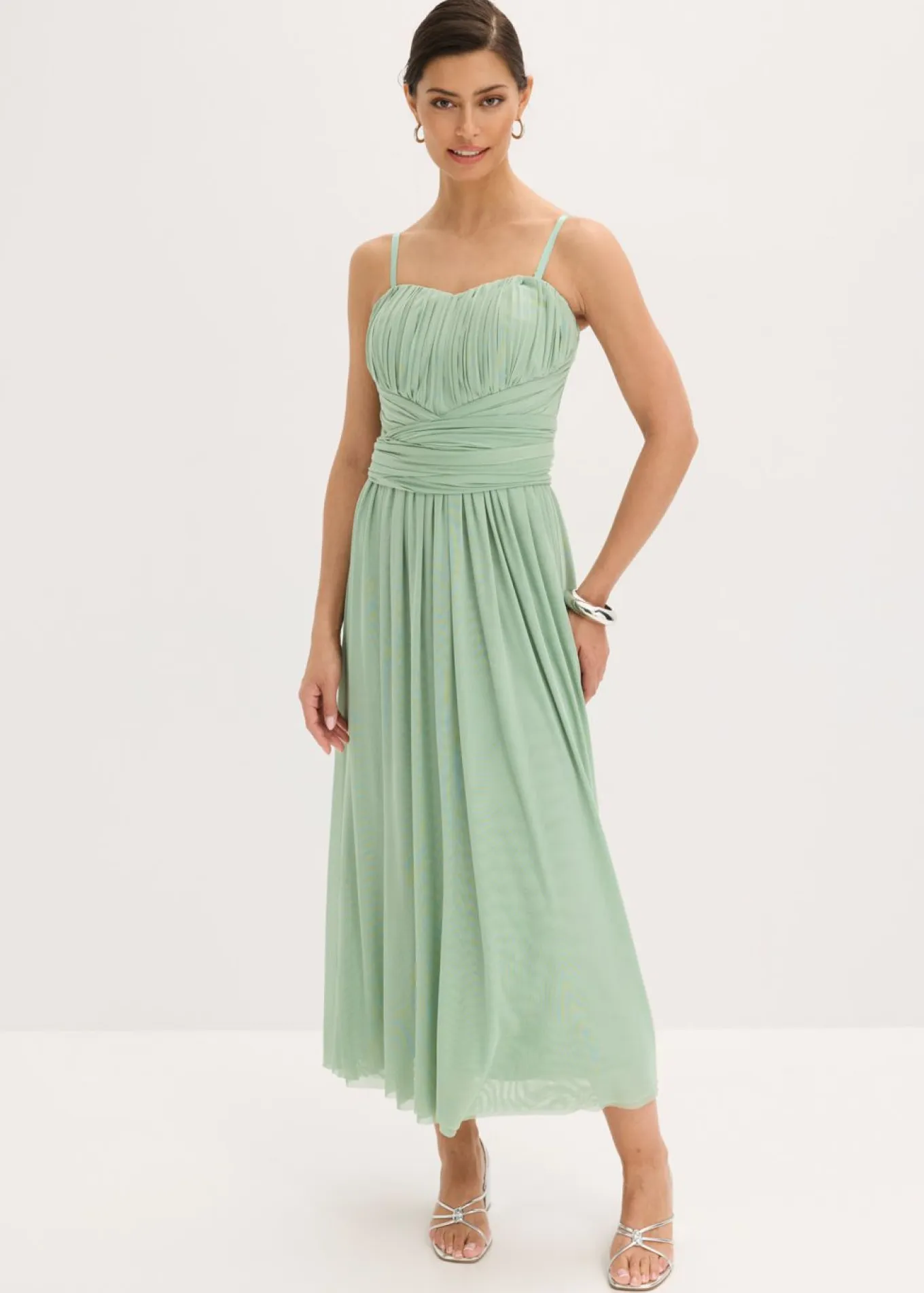 Vestido largo de malla con diferentes variantes de uso