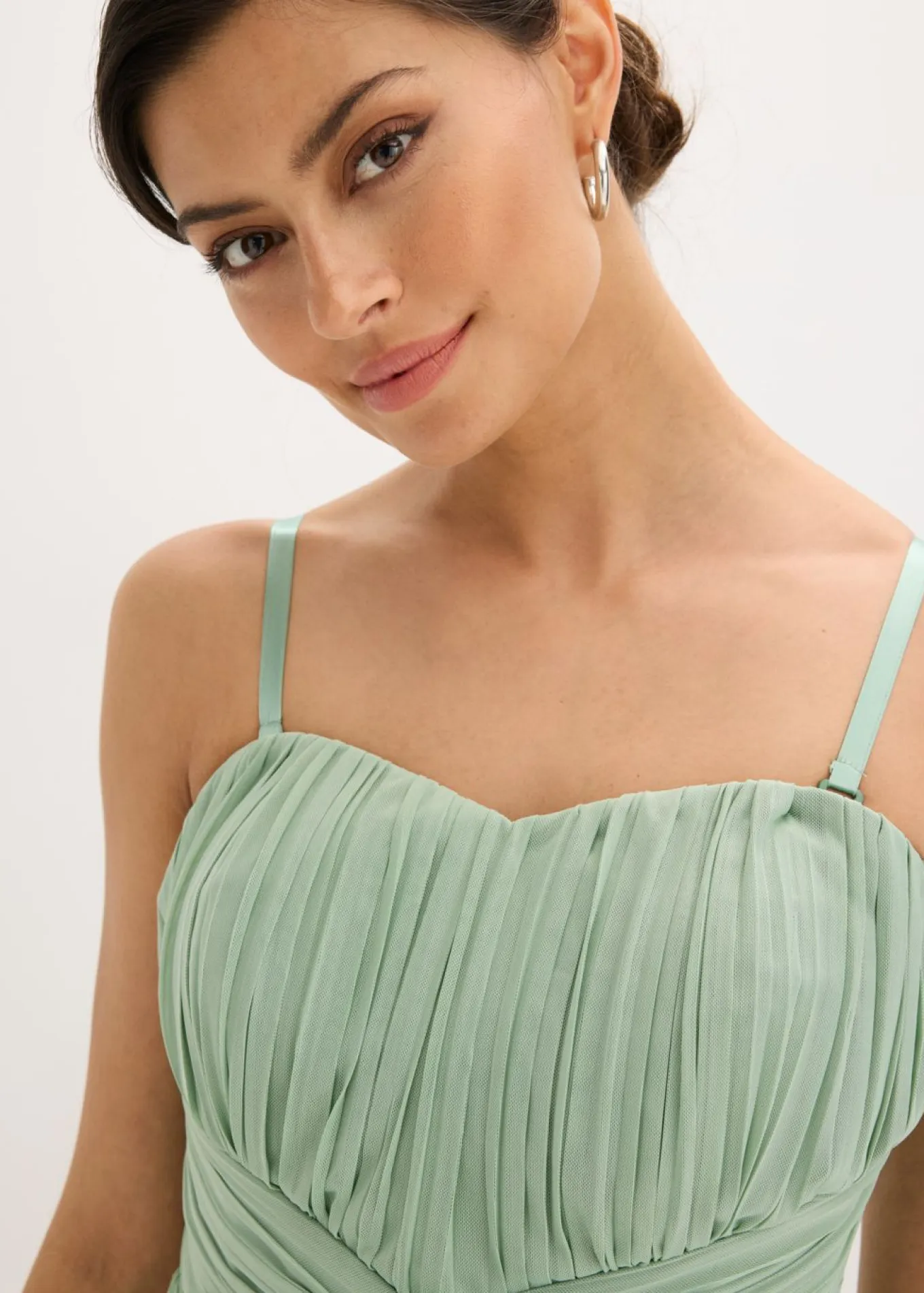 Vestido largo de malla con diferentes variantes de uso