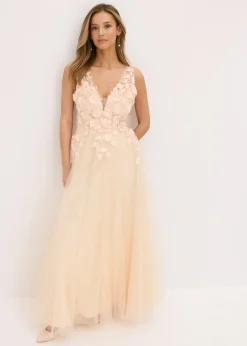 Vestido largo de tul delicado con aplicación de flores