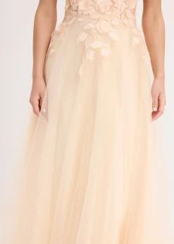 Vestido largo de tul delicado con aplicación de flores