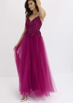 Vestido largo de tul delicado con encaje