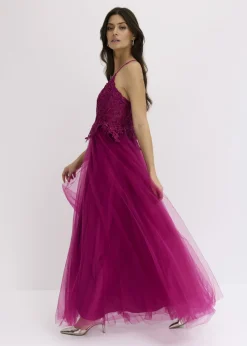 Vestido largo de tul delicado con encaje
