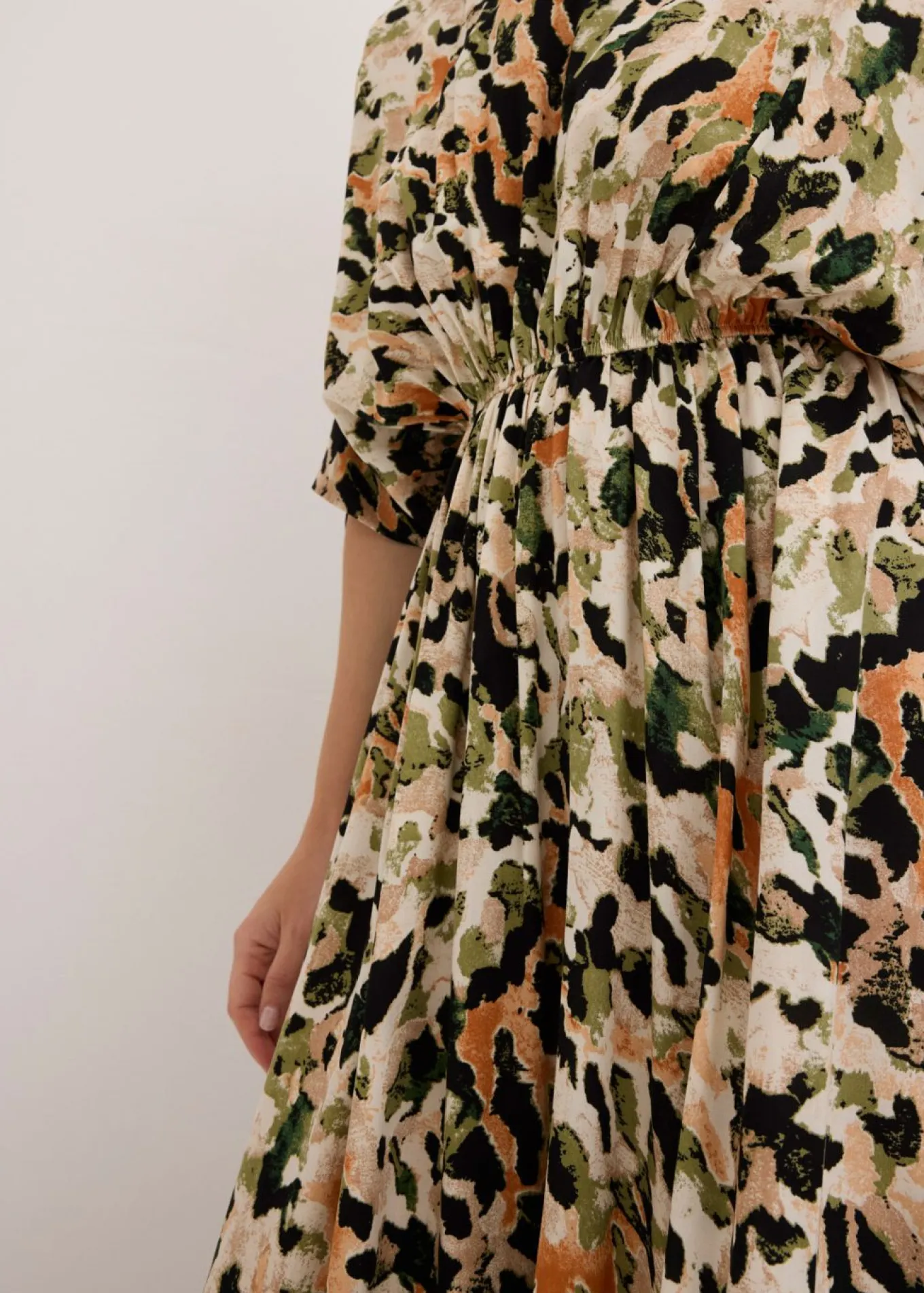 Vestido largo de viscosa fluida con lentejuelas