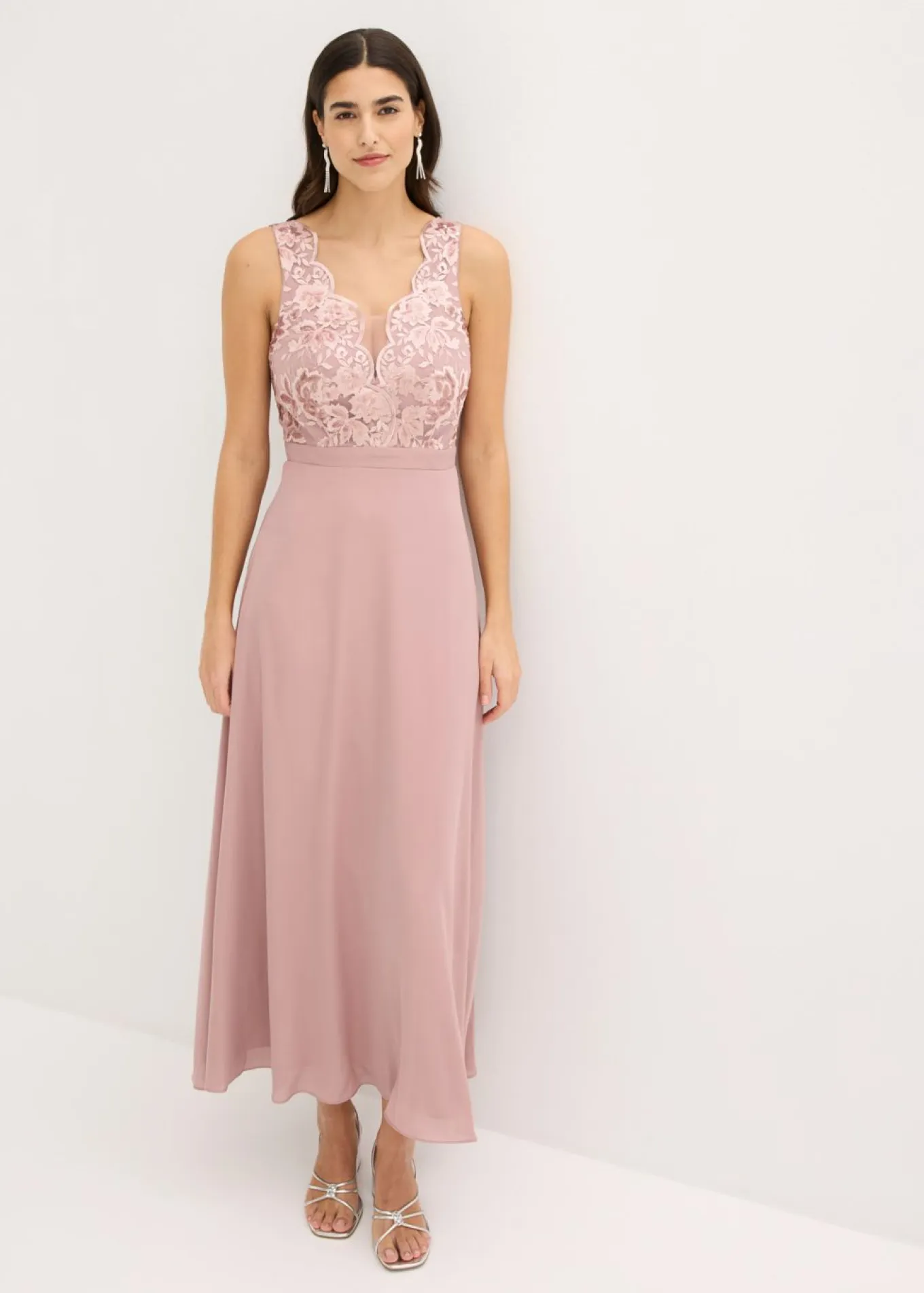 Vestido maxi con bordado de lentejuelas