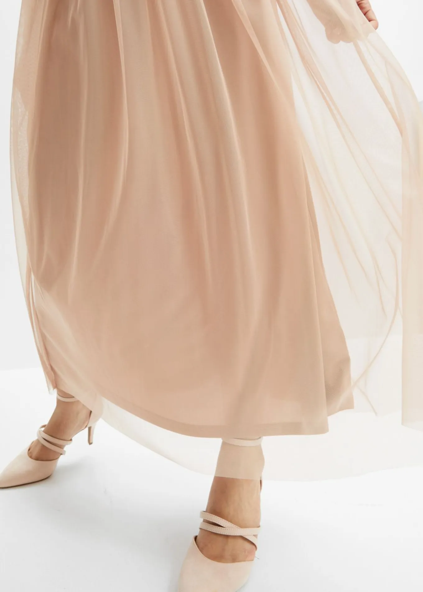 Vestido maxi con bordado de lentejuelas