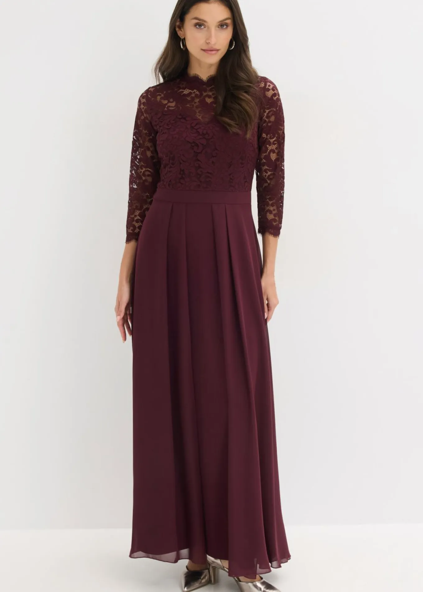 Vestido maxi con encaje