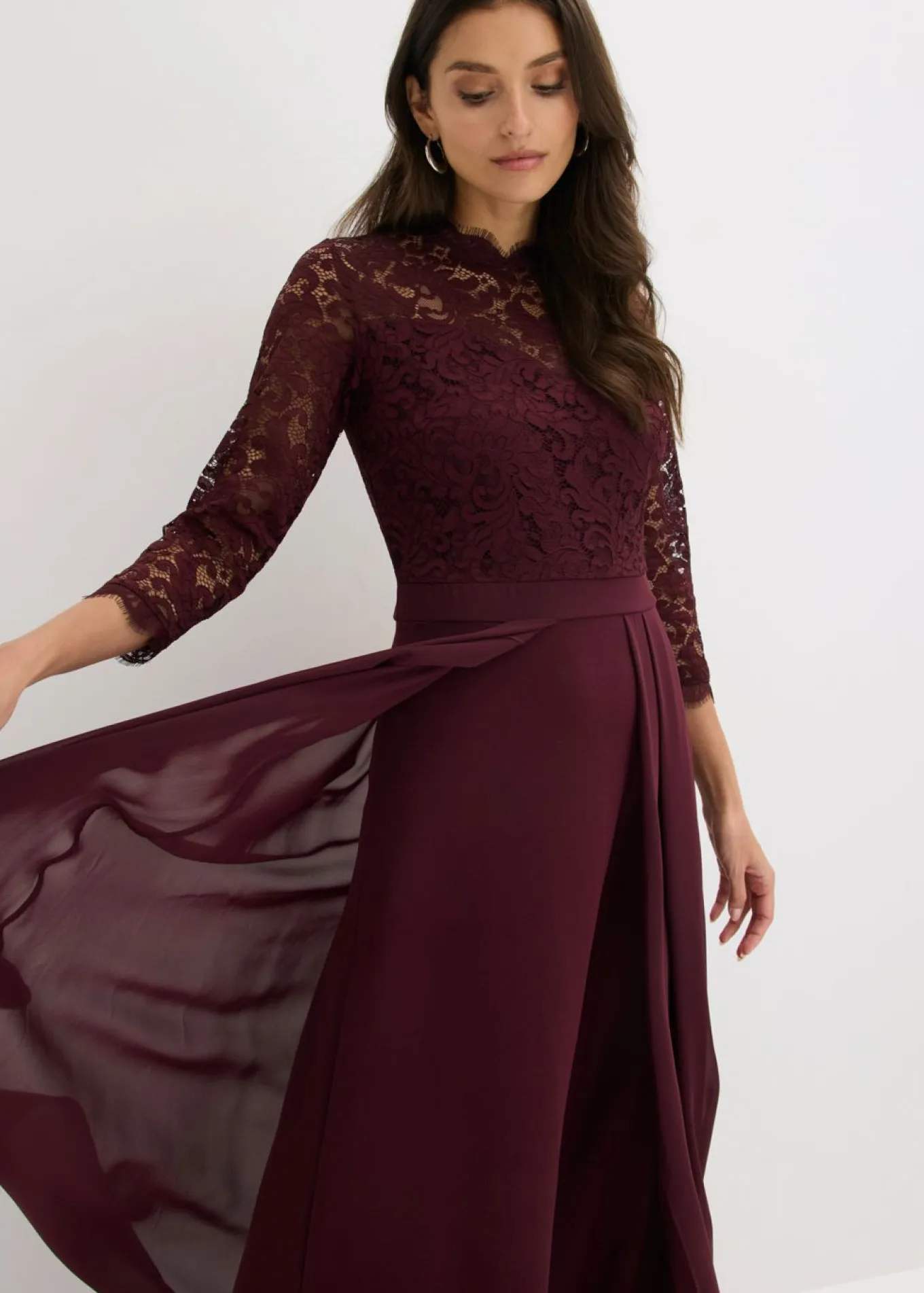 Vestido maxi con encaje