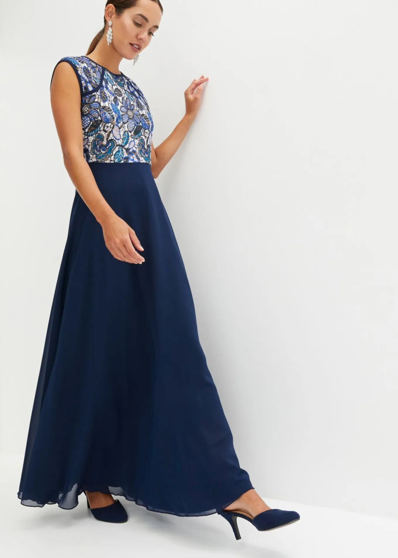 Vestido maxi con encaje