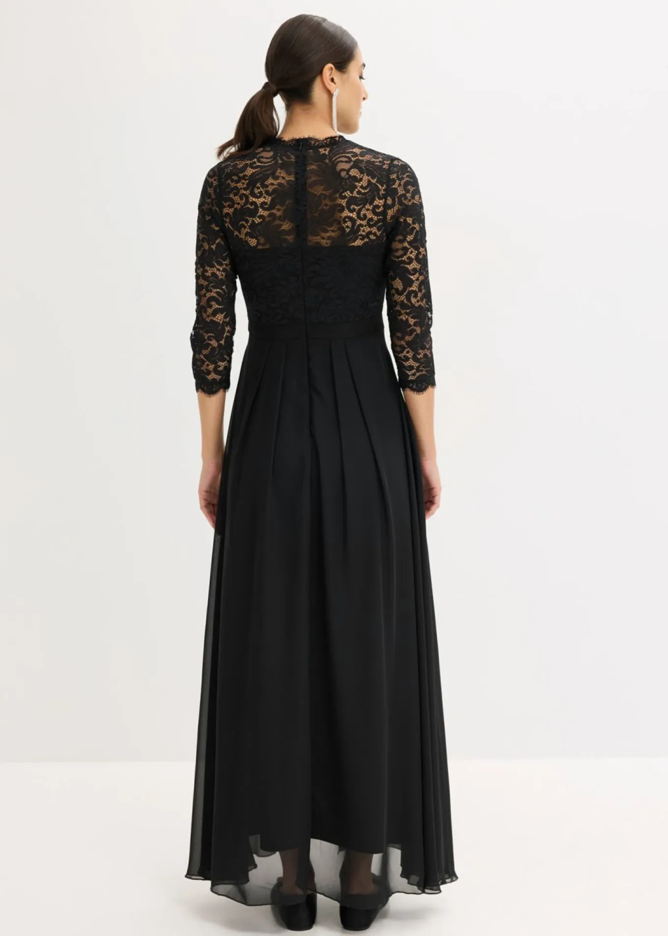 Vestido maxi con encaje