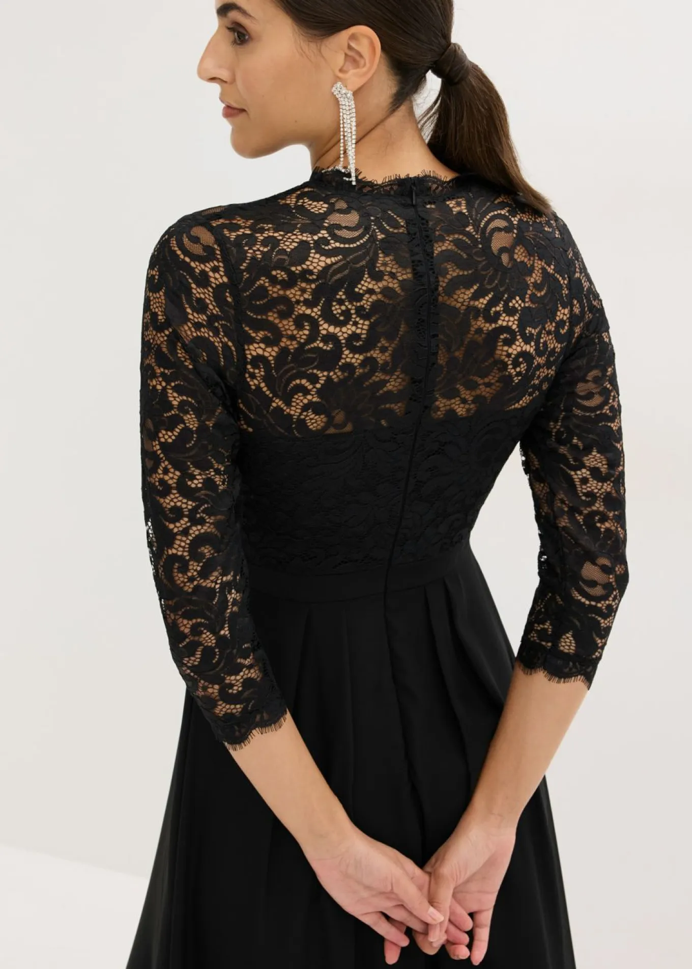 Vestido maxi con encaje