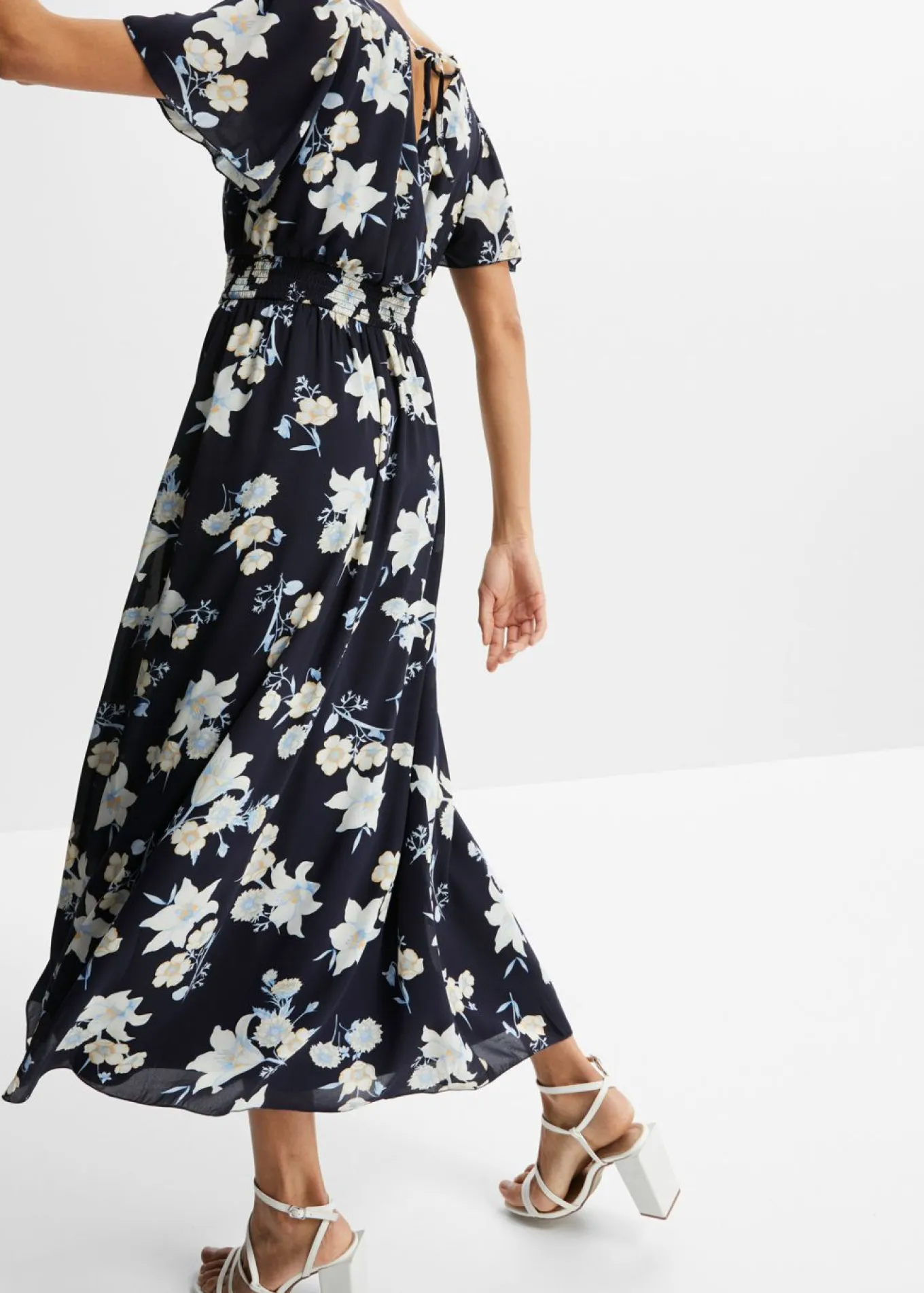 Vestido maxi con estampado de flores
