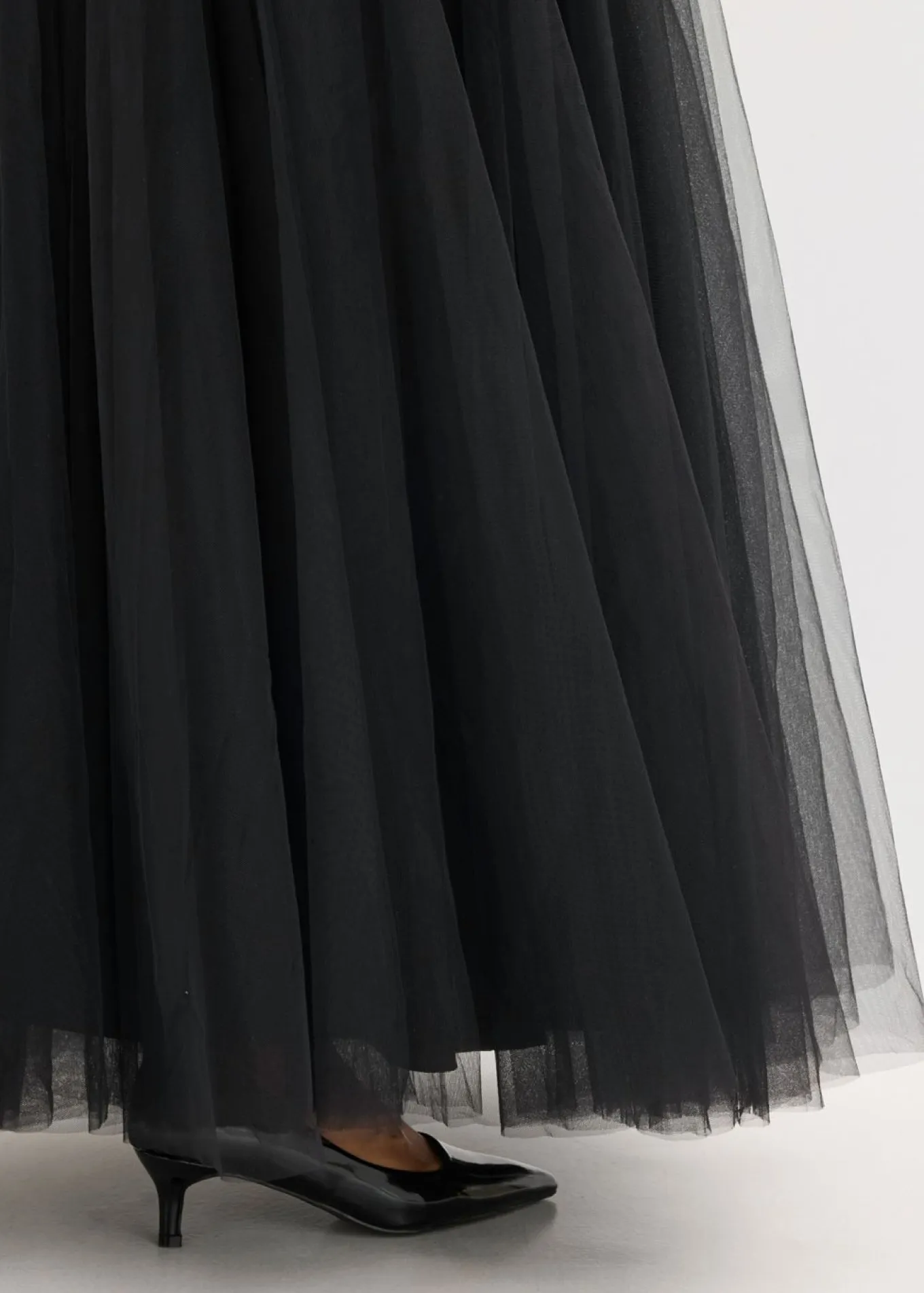 Vestido maxi de tul fino con bordado de lentejuelas
