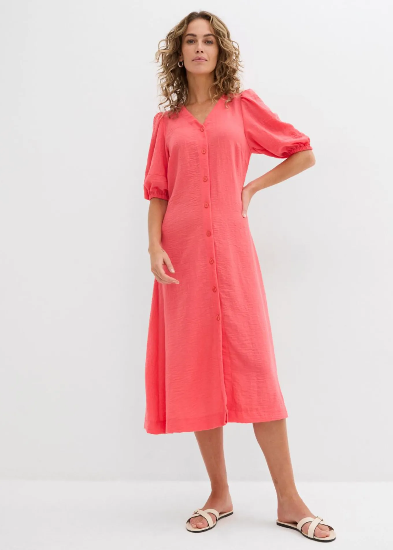 Vestido midi acampanado con mangas abullonadas