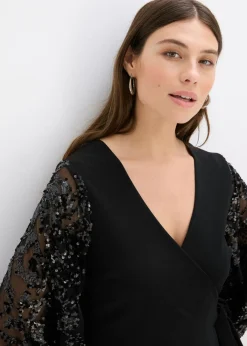 Vestido midi con bordado de lentejuelas en las mangas