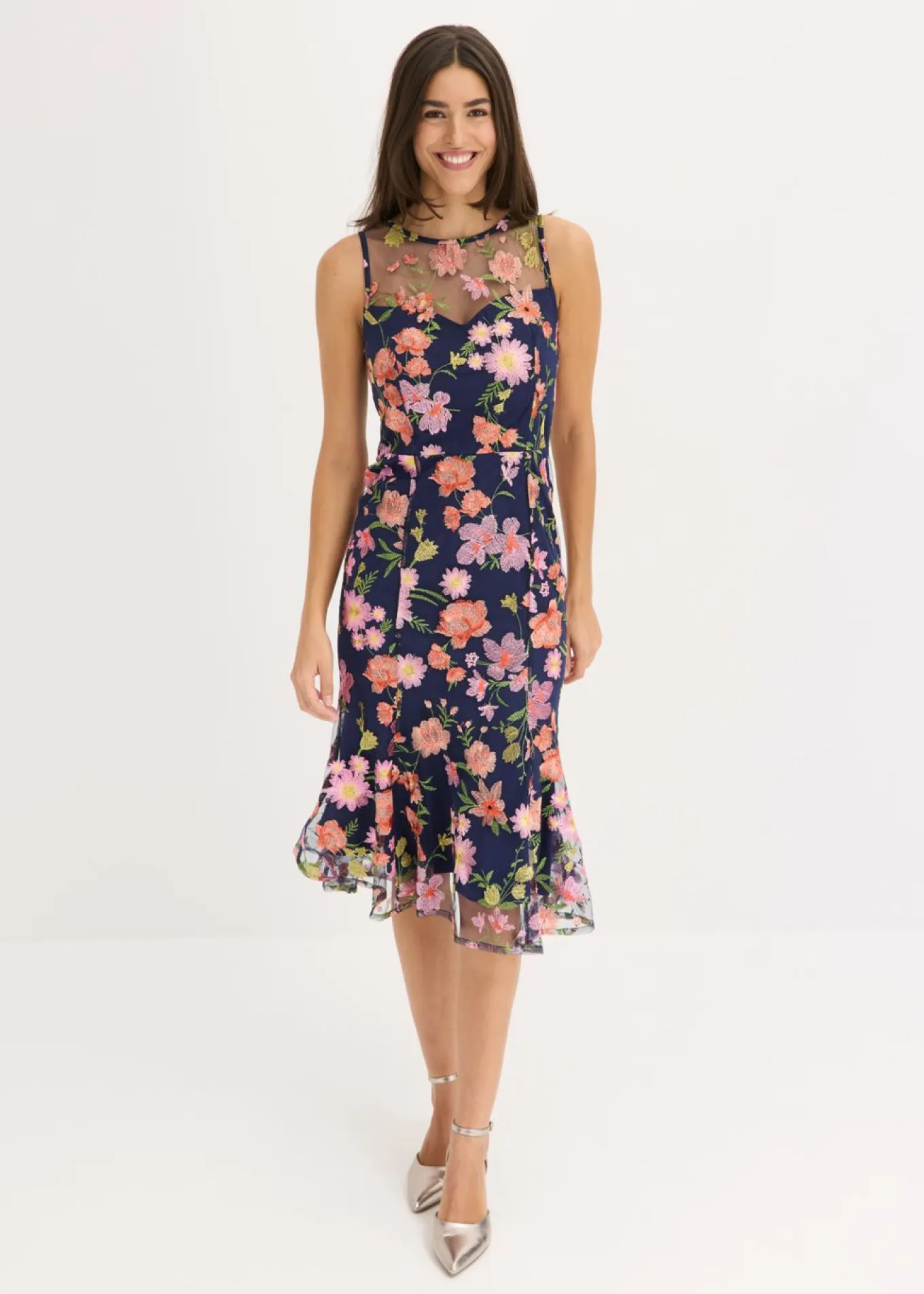 Vestido midi con bordado floral