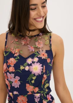 Vestido midi con bordado floral