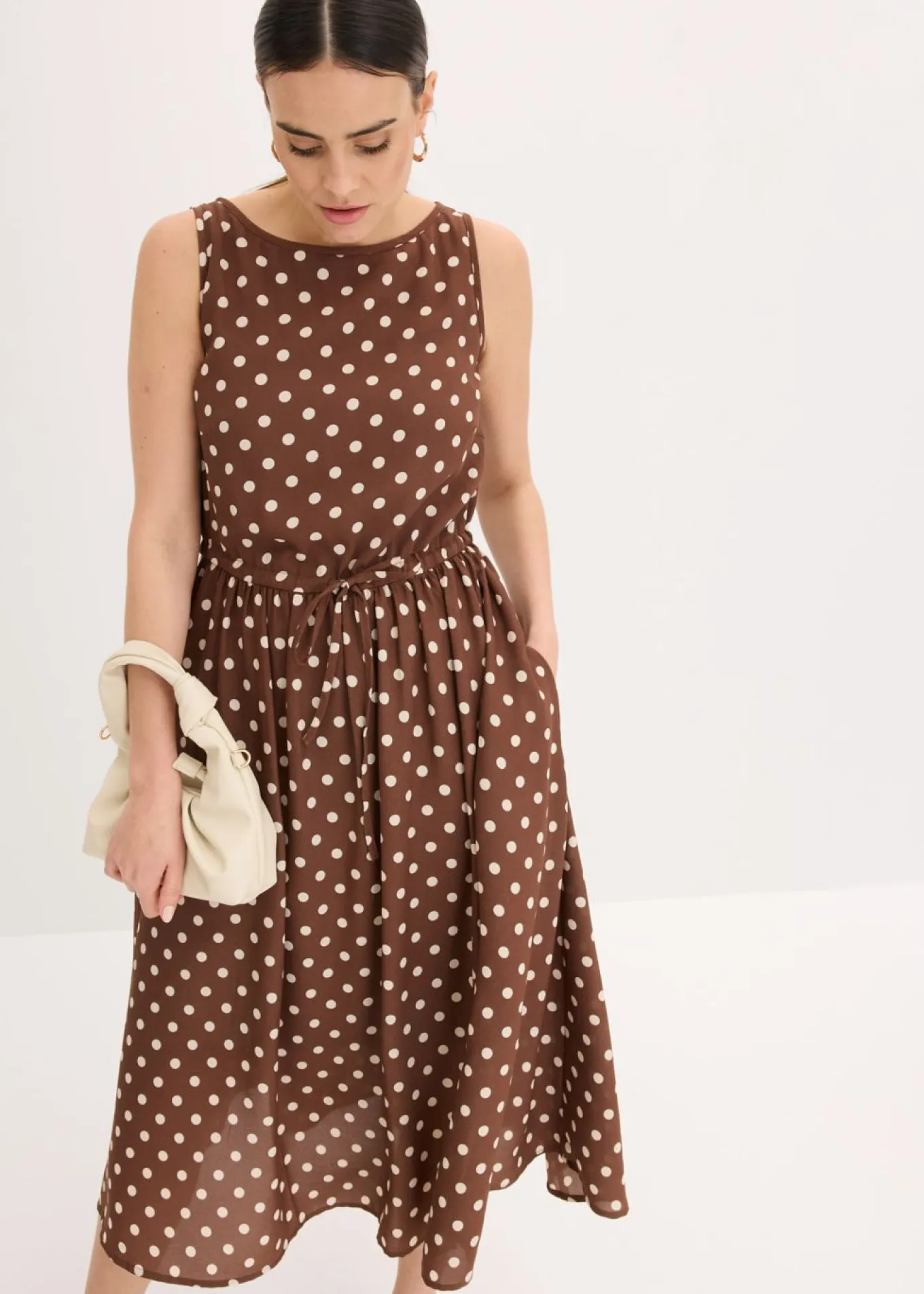 Vestido midi con cordón