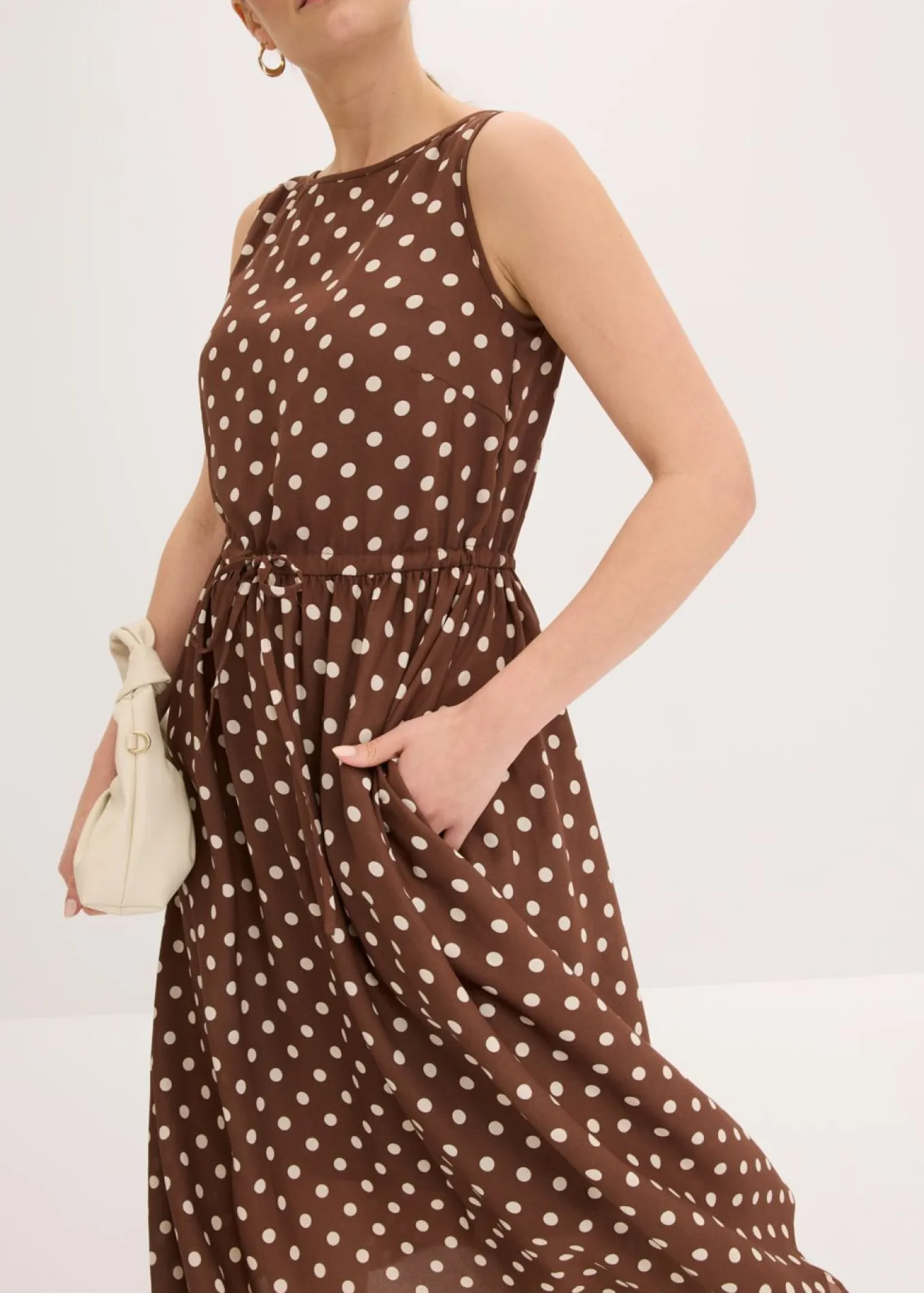 Vestido midi con cordón