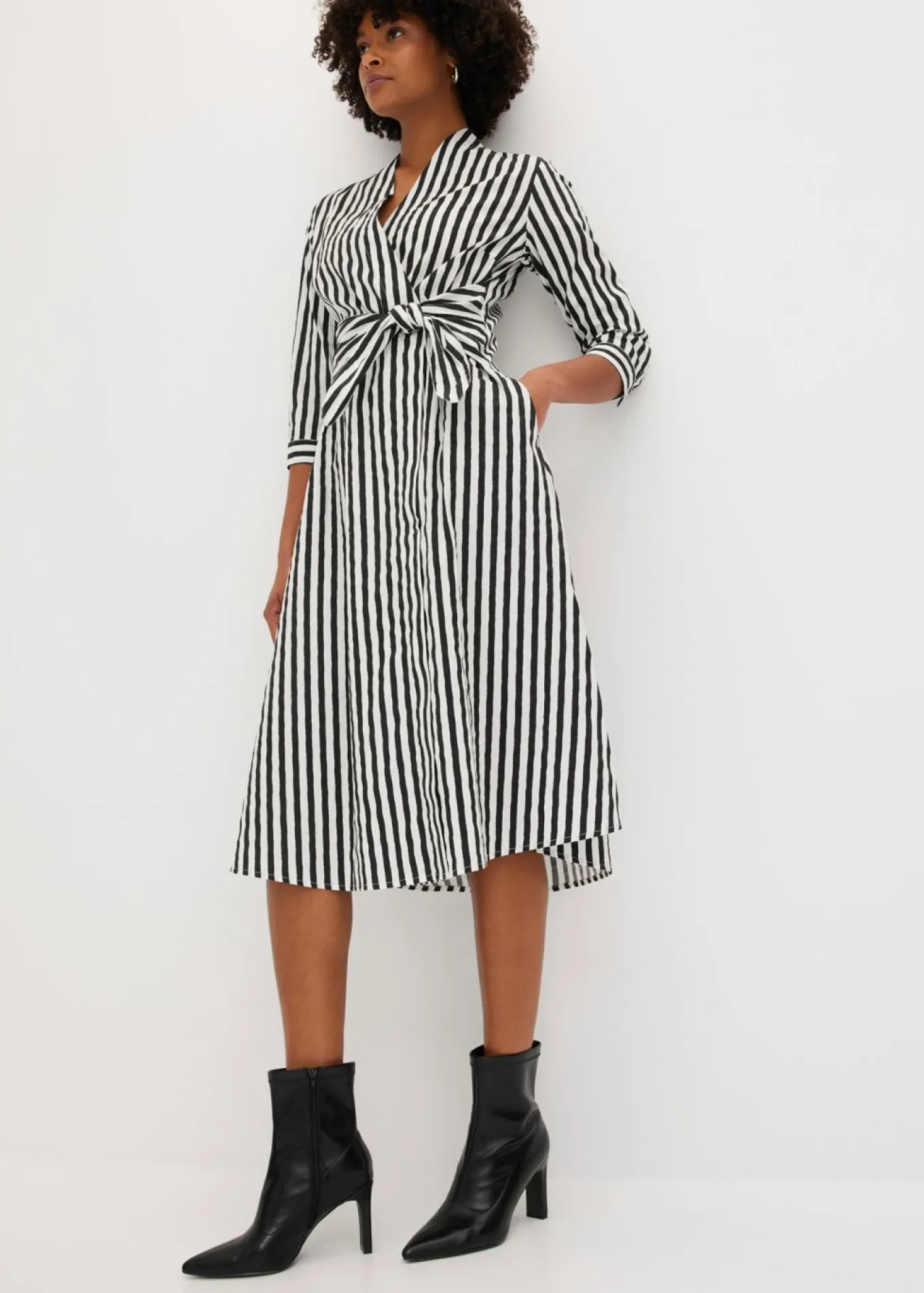 Vestido midi con cordón
