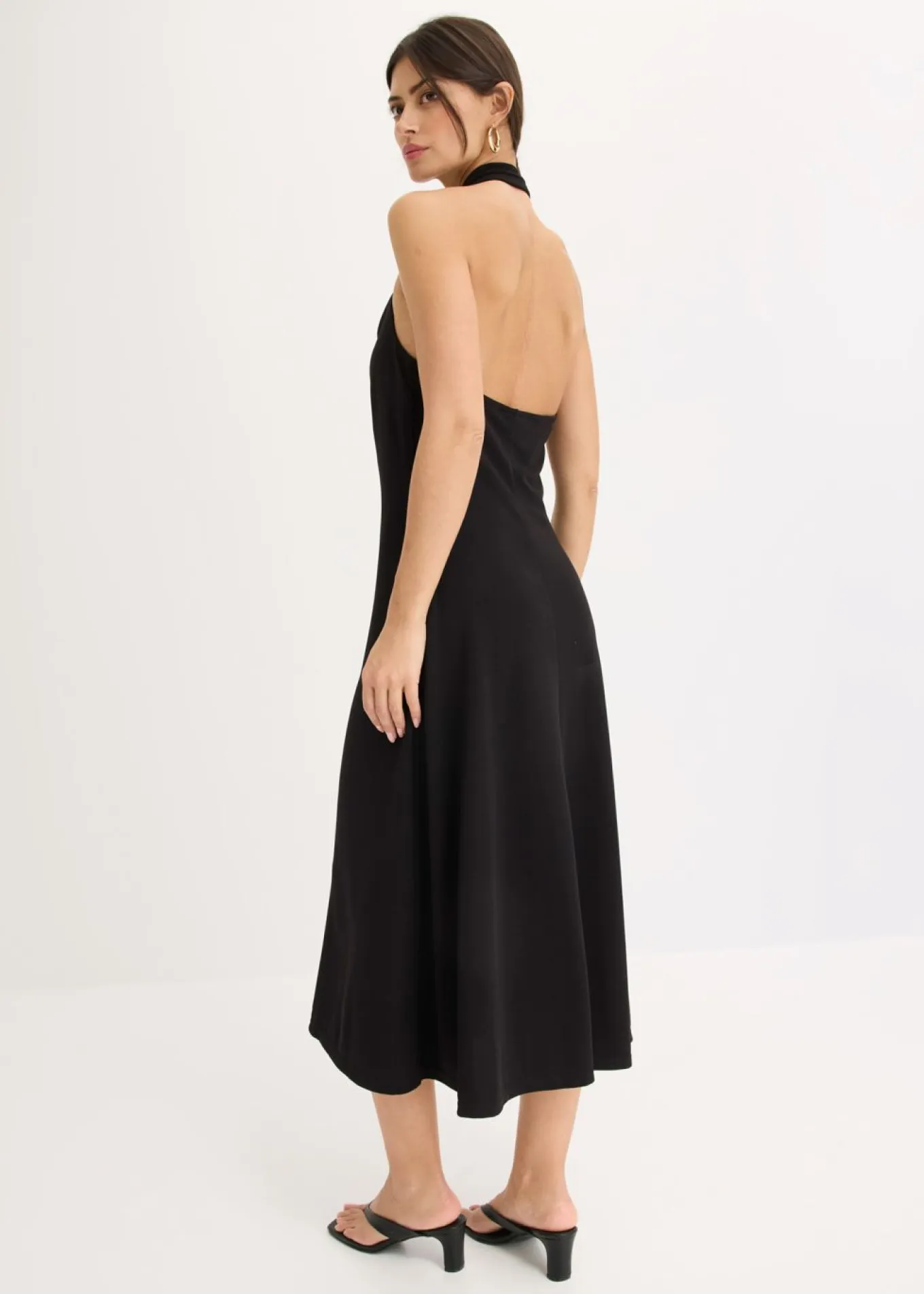 Vestido midi con detalle metálico decorativo