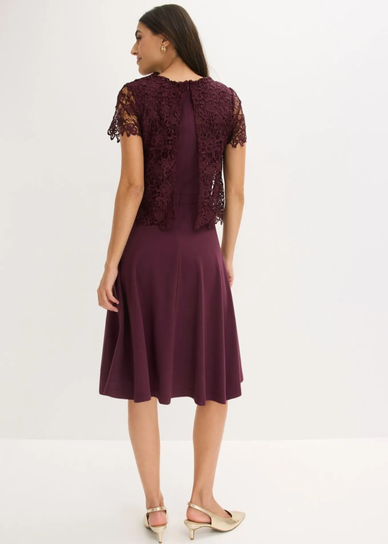 Vestido midi con encaje