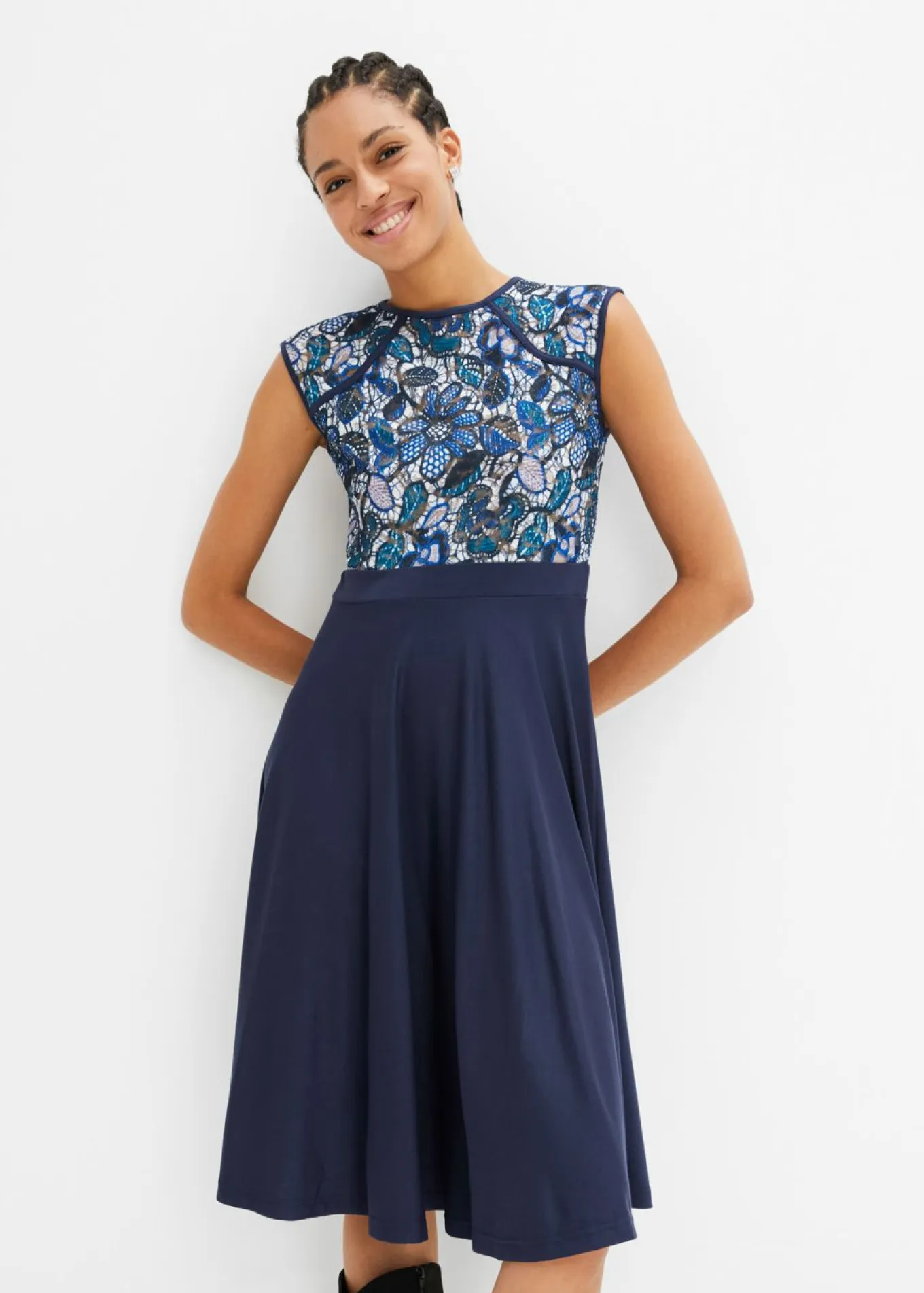 Vestido midi con encaje