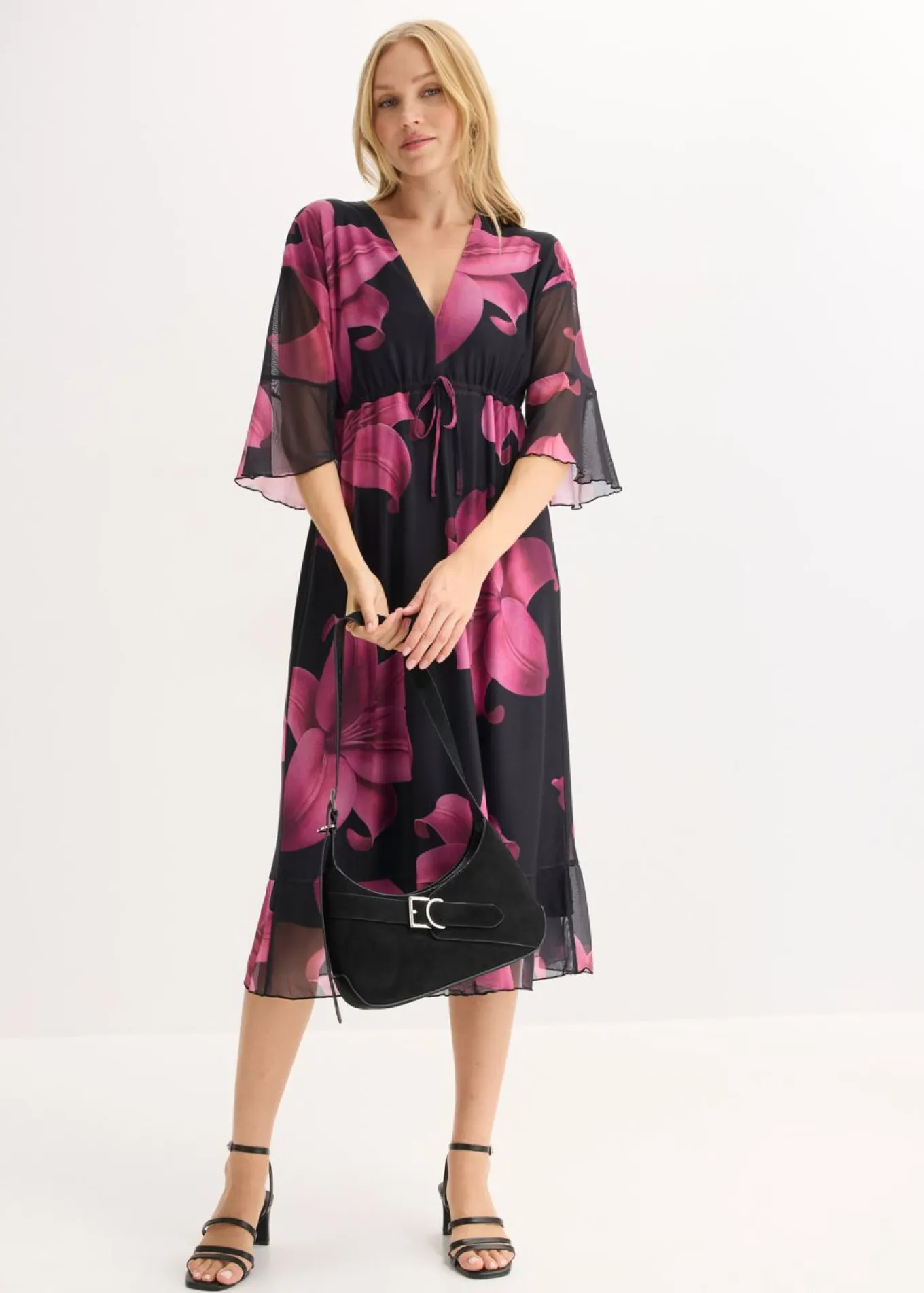 Vestido midi con escote pronunciado