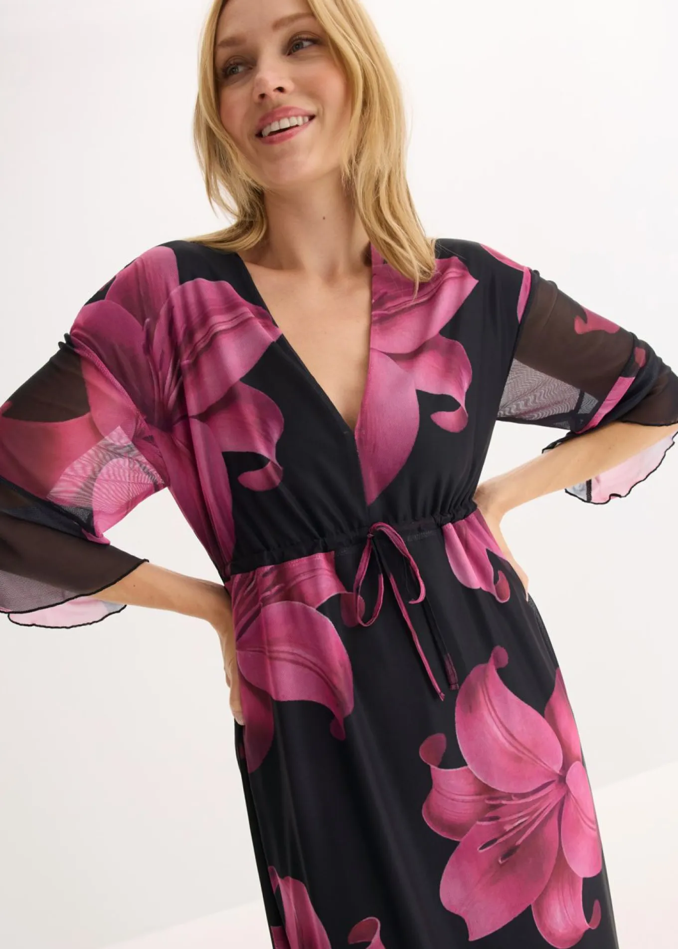 Vestido midi con escote pronunciado