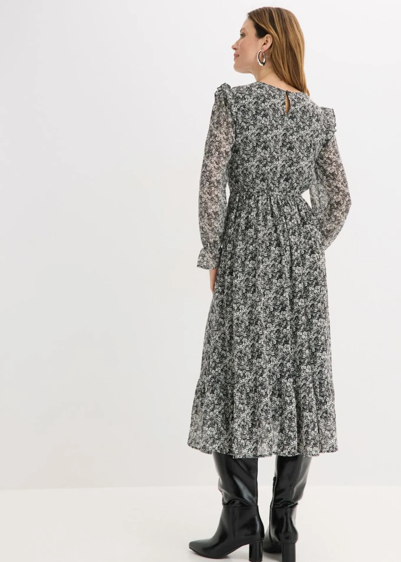 Vestido midi con volantes