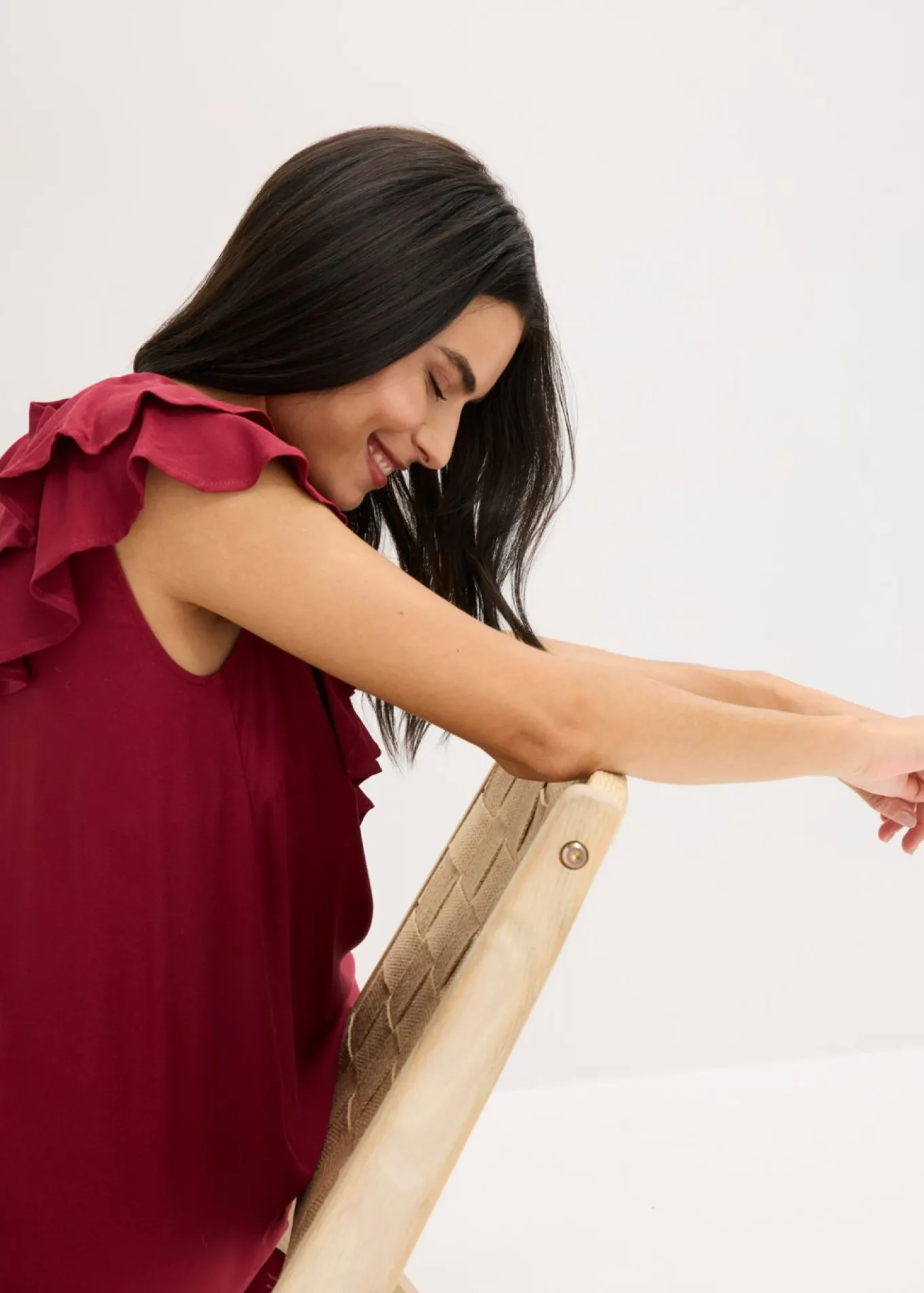 Vestido midi de crepé estructurado con volantes