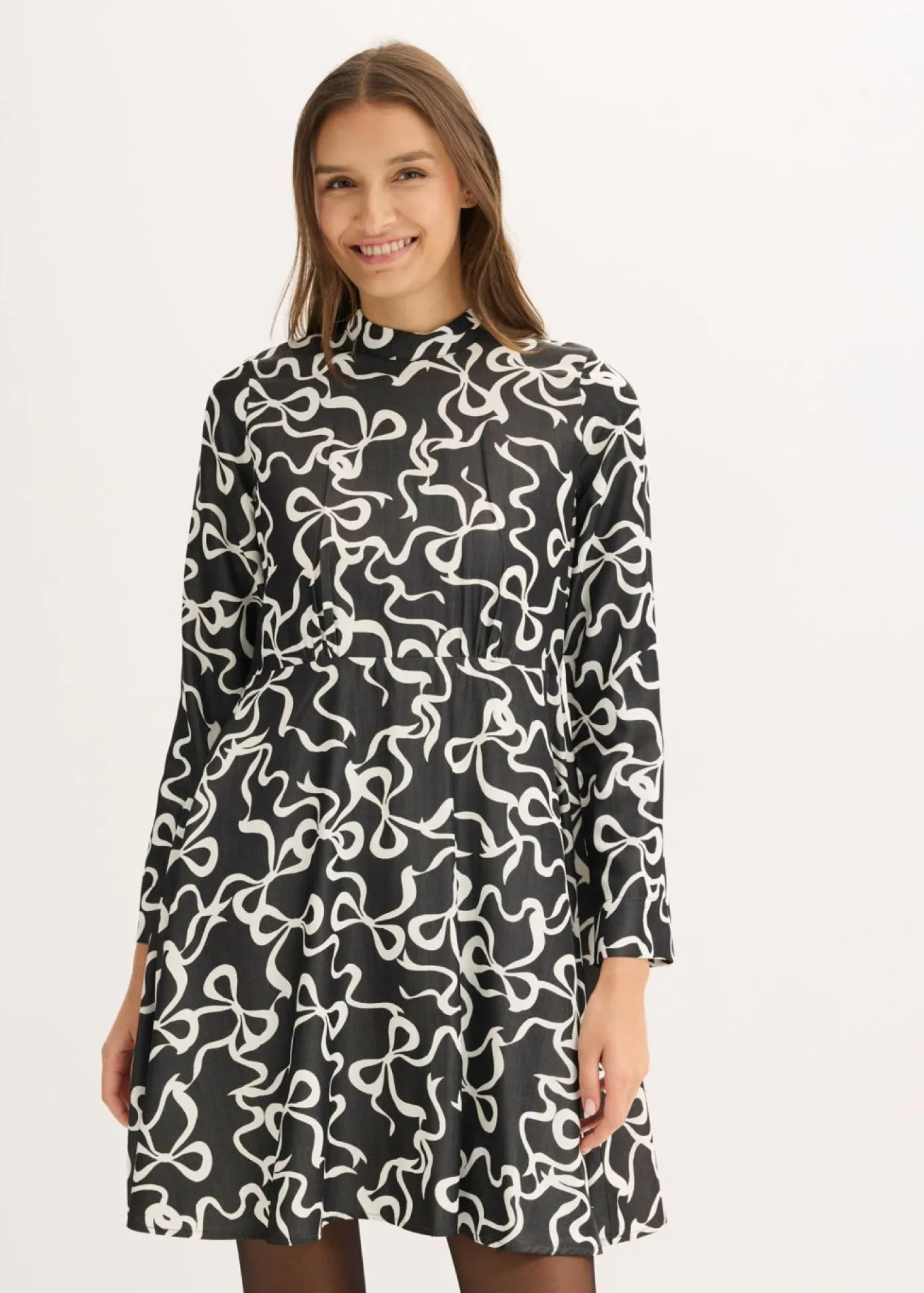 Vestido midi de mezcla de viscosa fluida