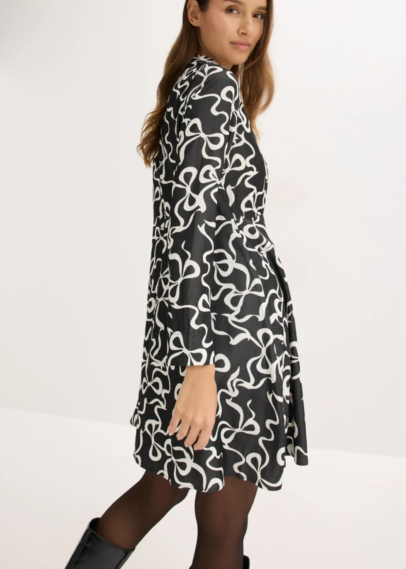 Vestido midi de mezcla de viscosa fluida
