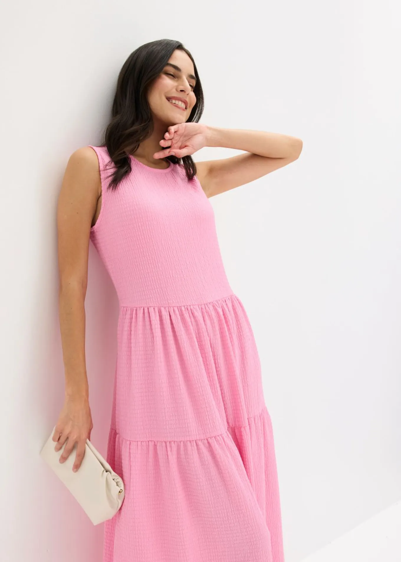Vestido midi de punto estructurado con escote en la espalda
