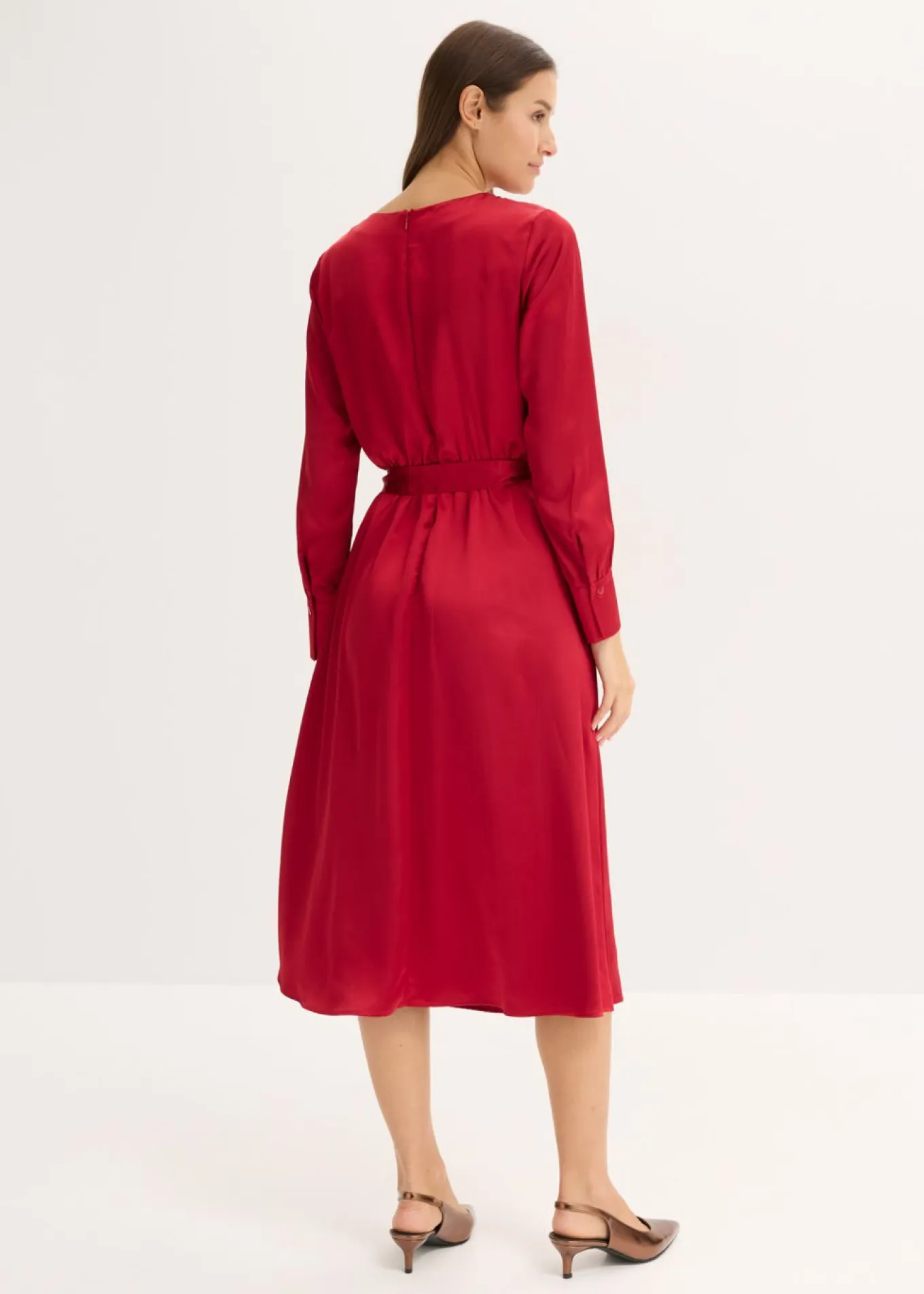 Vestido midi de satén brillante